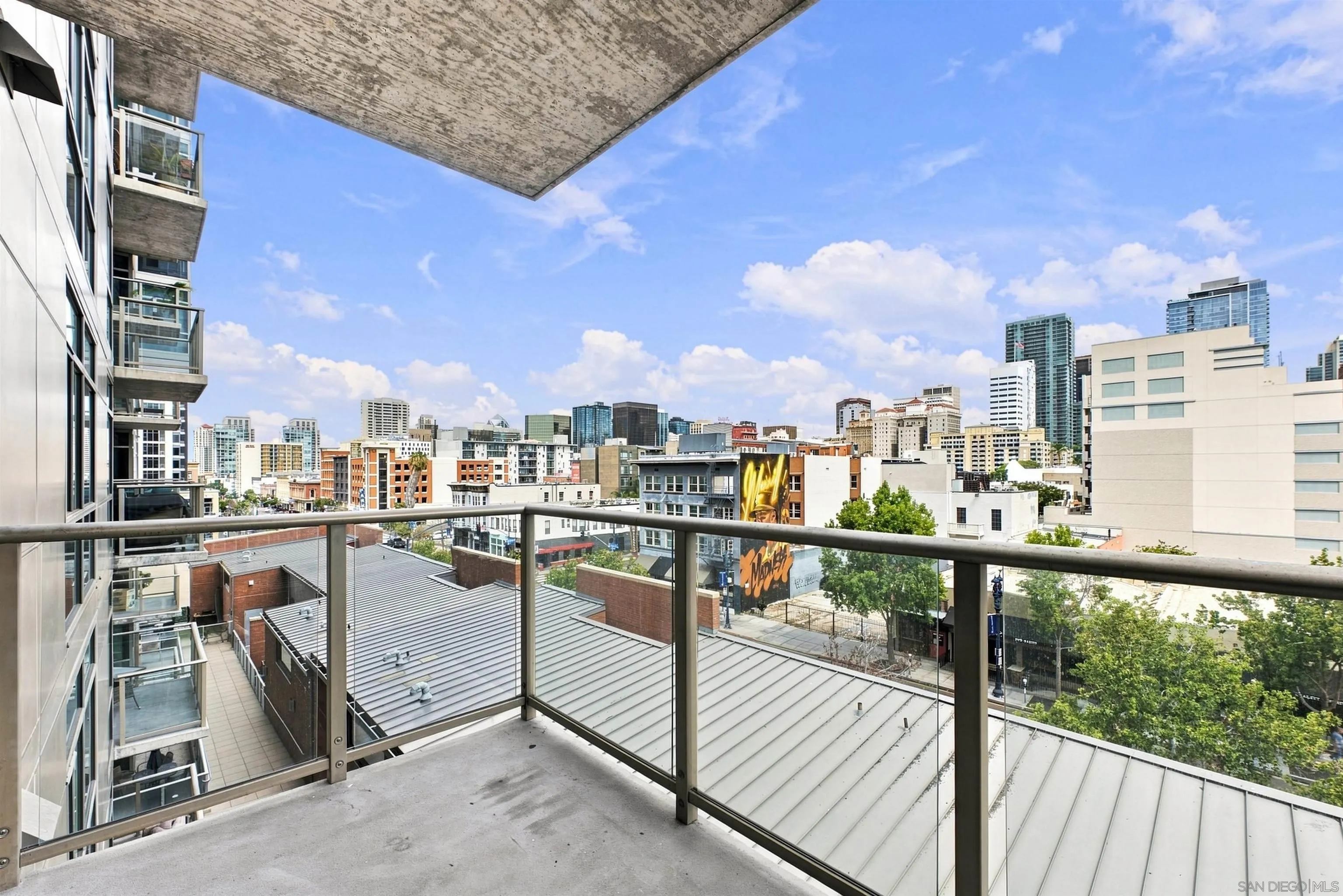 https://cdn.realtyfeed.com/cdn/127/260020802/758bc771c8387e9a34812f4234319ecf.webp