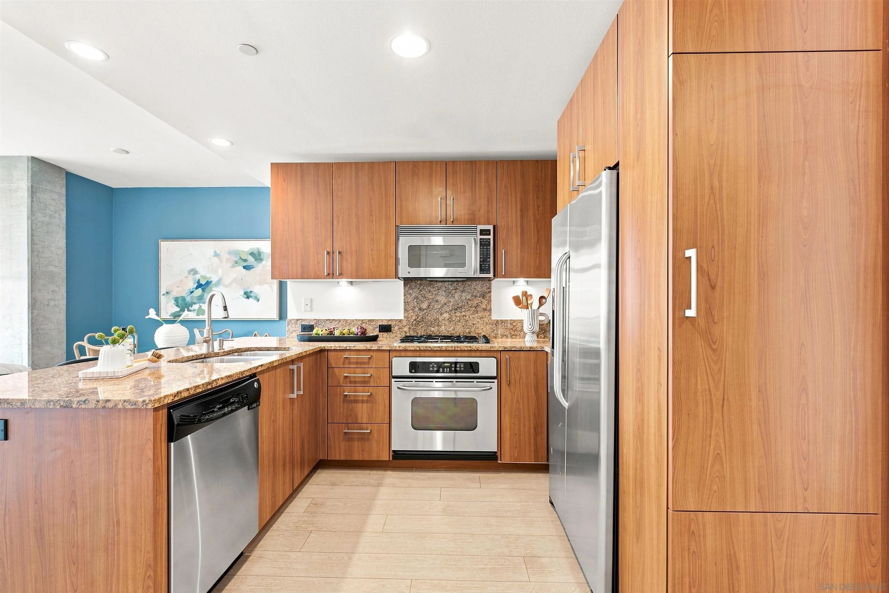 https://cdn.realtyfeed.com/cdn/127/260020802/921f1d68628152ed3fd5594493b7b8e6.webp
