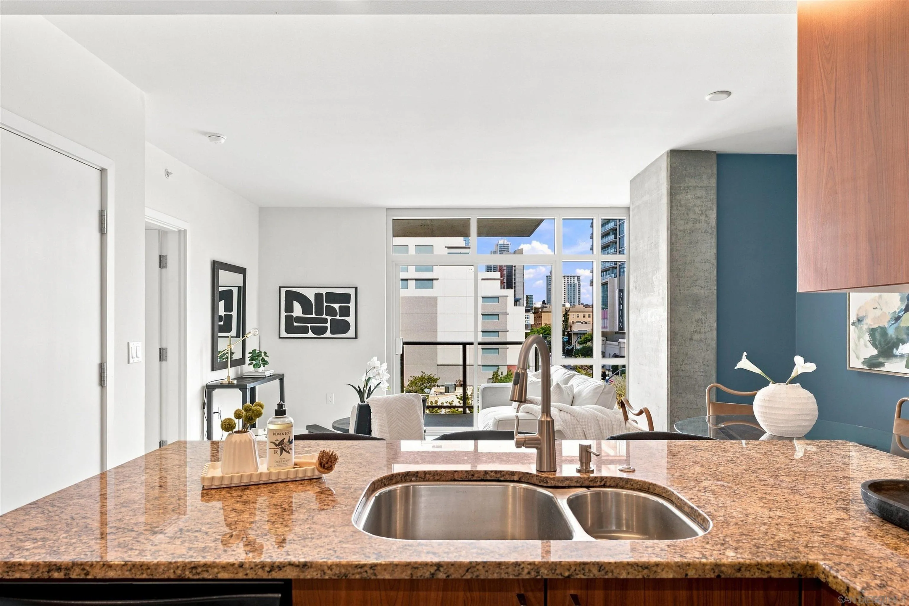 https://cdn.realtyfeed.com/cdn/127/260020802/9a43585098c8022960e44f77af2f0ac1.webp