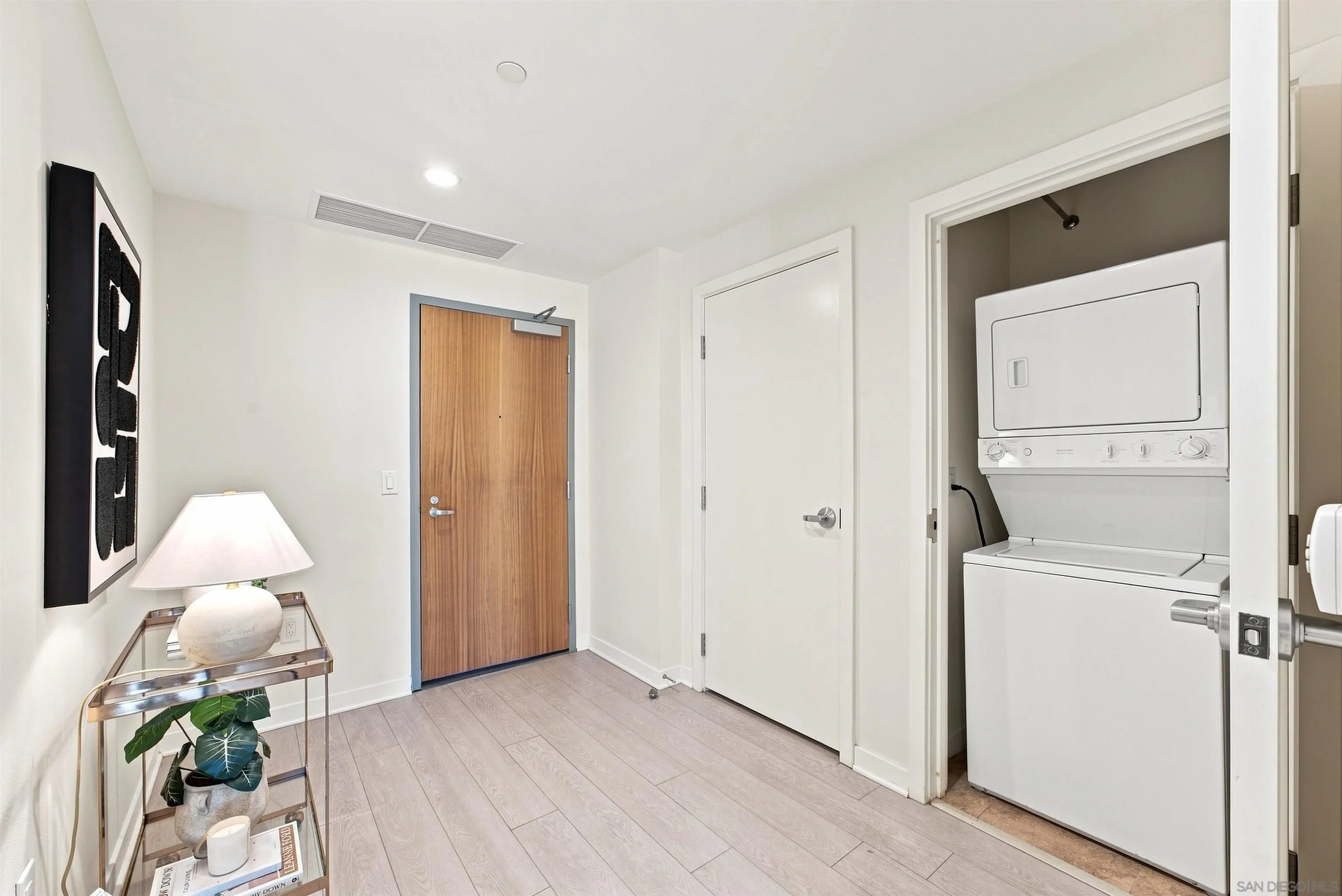 https://cdn.realtyfeed.com/cdn/127/260020802/fe6767efd178281b90a954d35f4a4a69.webp