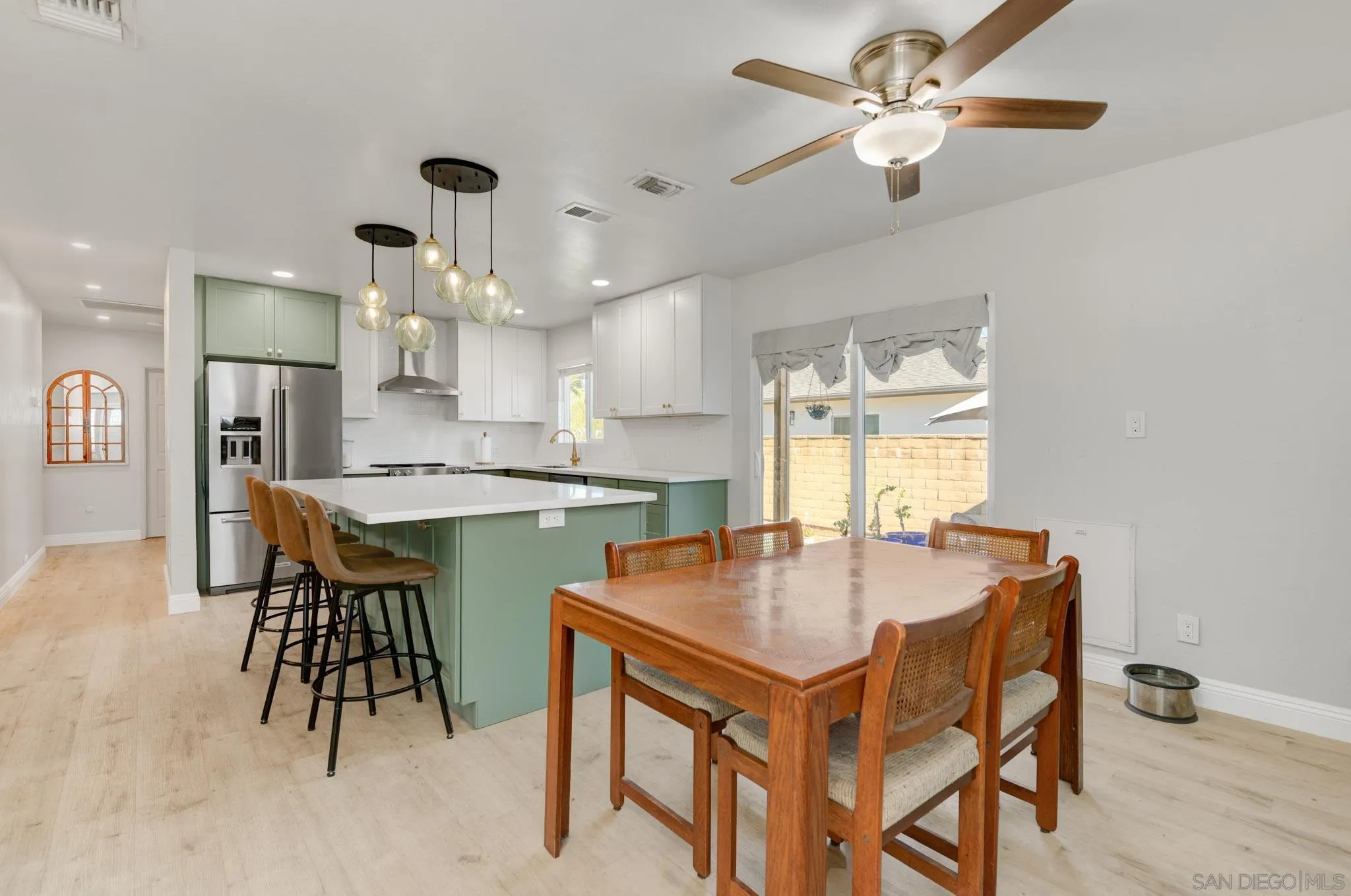 https://cdn.realtyfeed.com/cdn/127/260020805/25989d4ffe235bc18a2b061ebe0a4a81.webp