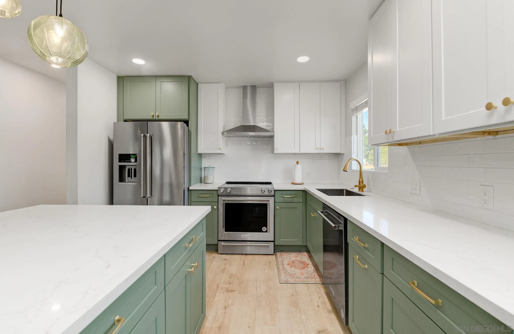 https://cdn.realtyfeed.com/cdn/127/260020805/34fd36ead86bf41607e5ea7d52c3b288.webp