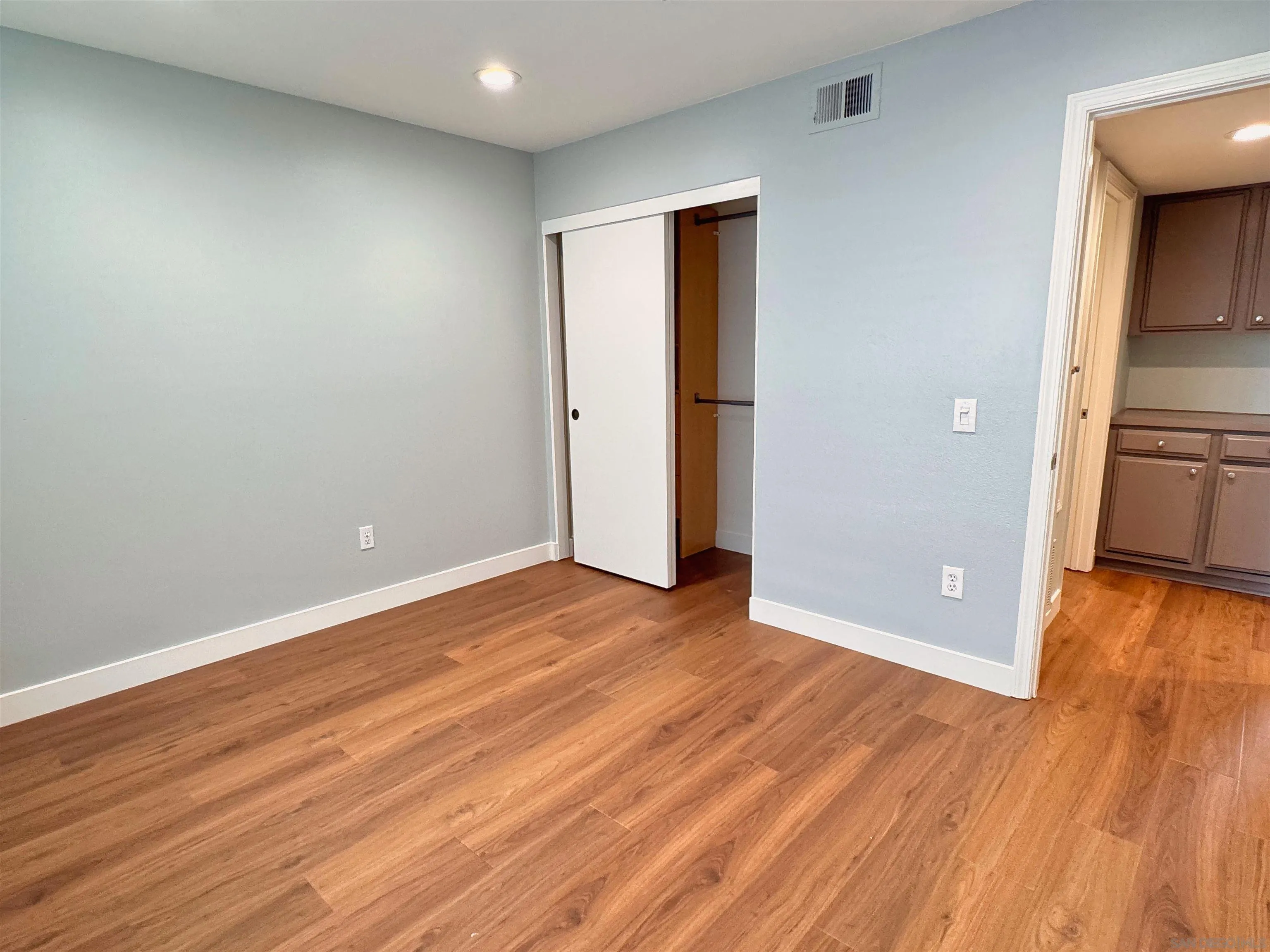 https://cdn.realtyfeed.com/cdn/127/260020813/197da3cc24997a7d5057fbc09076591c.webp