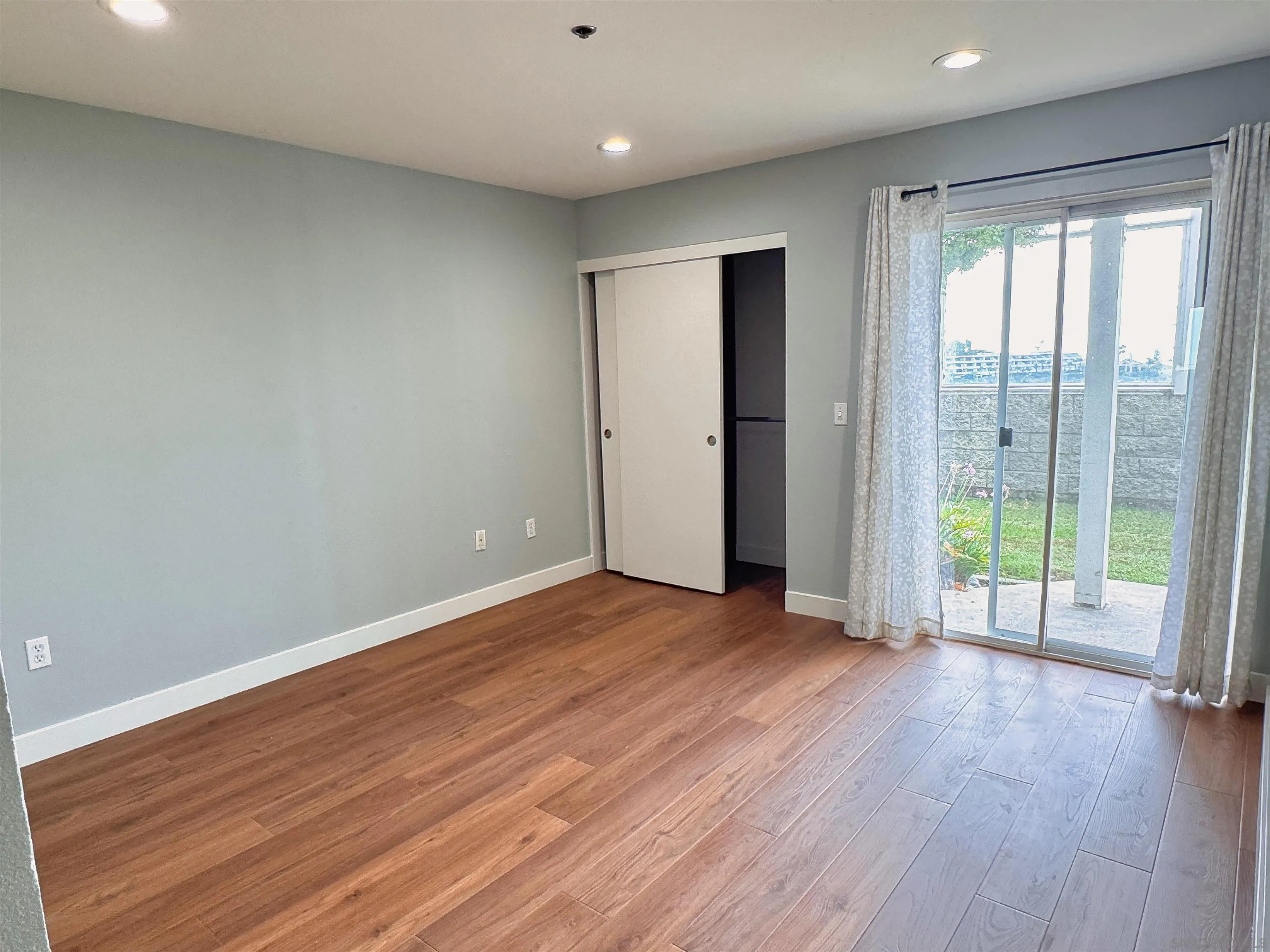https://cdn.realtyfeed.com/cdn/127/260020813/2ef905fd0ac3a3d64ba9001828f006c7.webp
