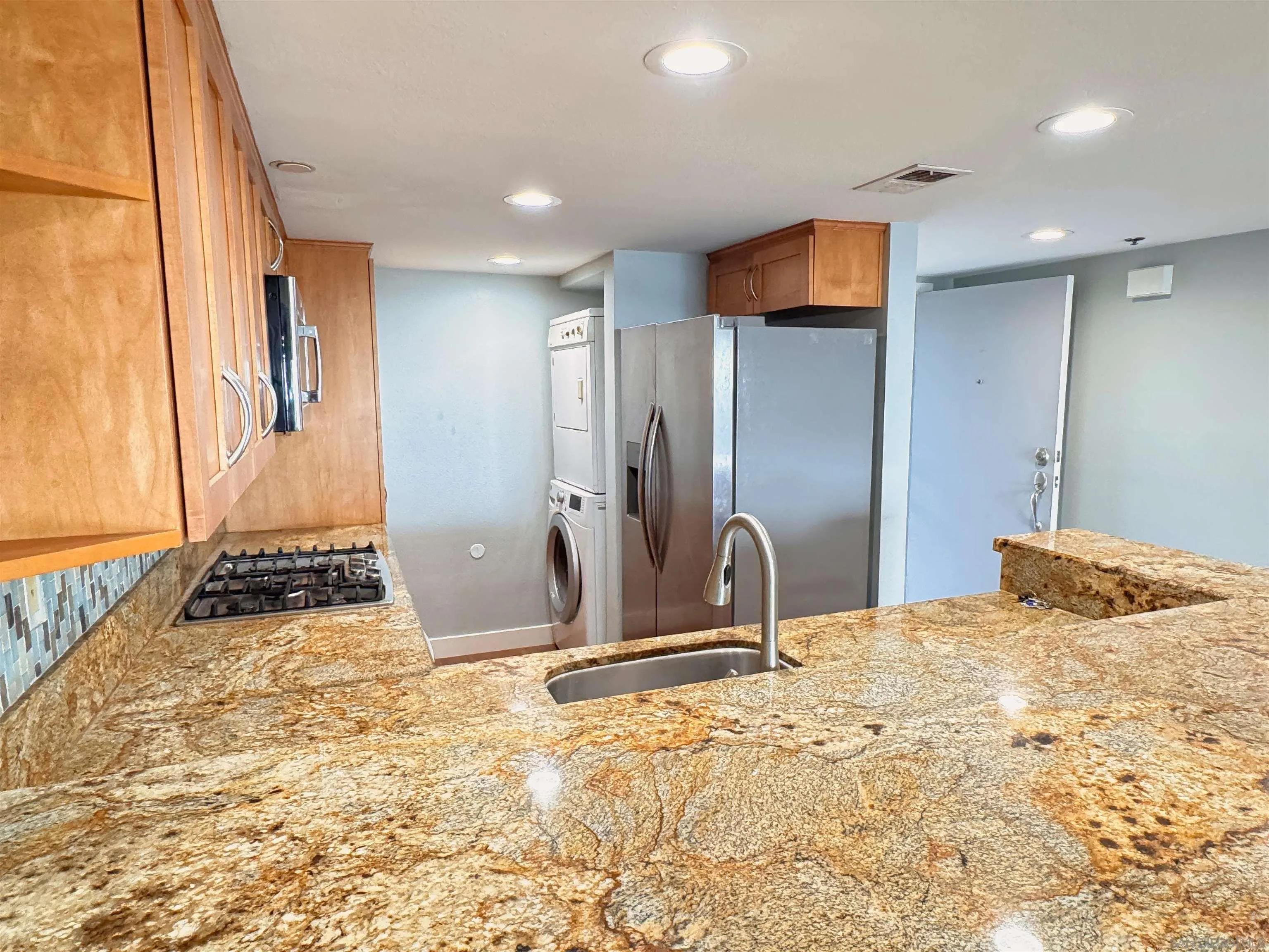 https://cdn.realtyfeed.com/cdn/127/260020813/38fe55878a2b9559b3f8d069bf7461b9.webp