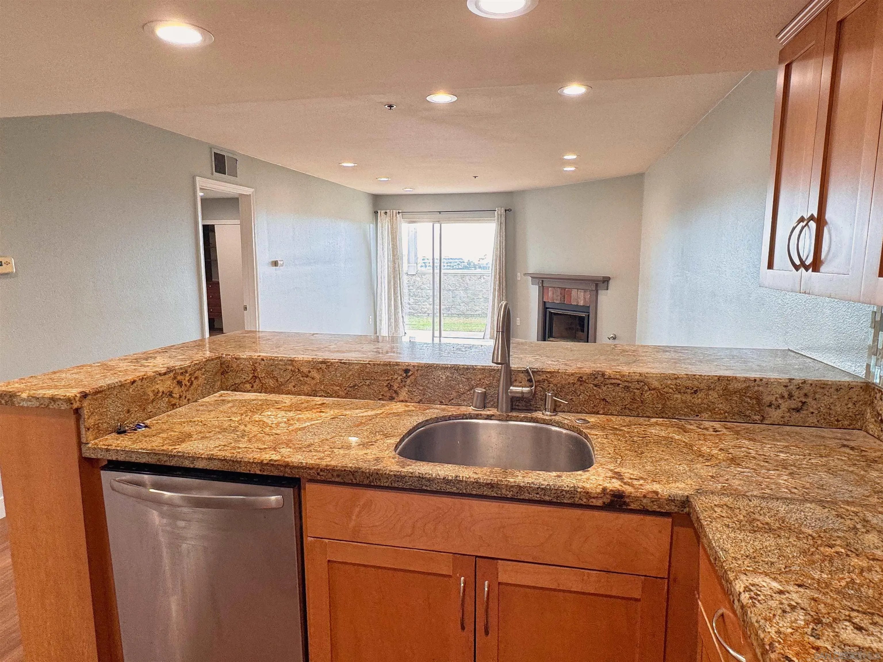 https://cdn.realtyfeed.com/cdn/127/260020813/c3c9842d3b06a6f46da1cada1cdadd02.webp