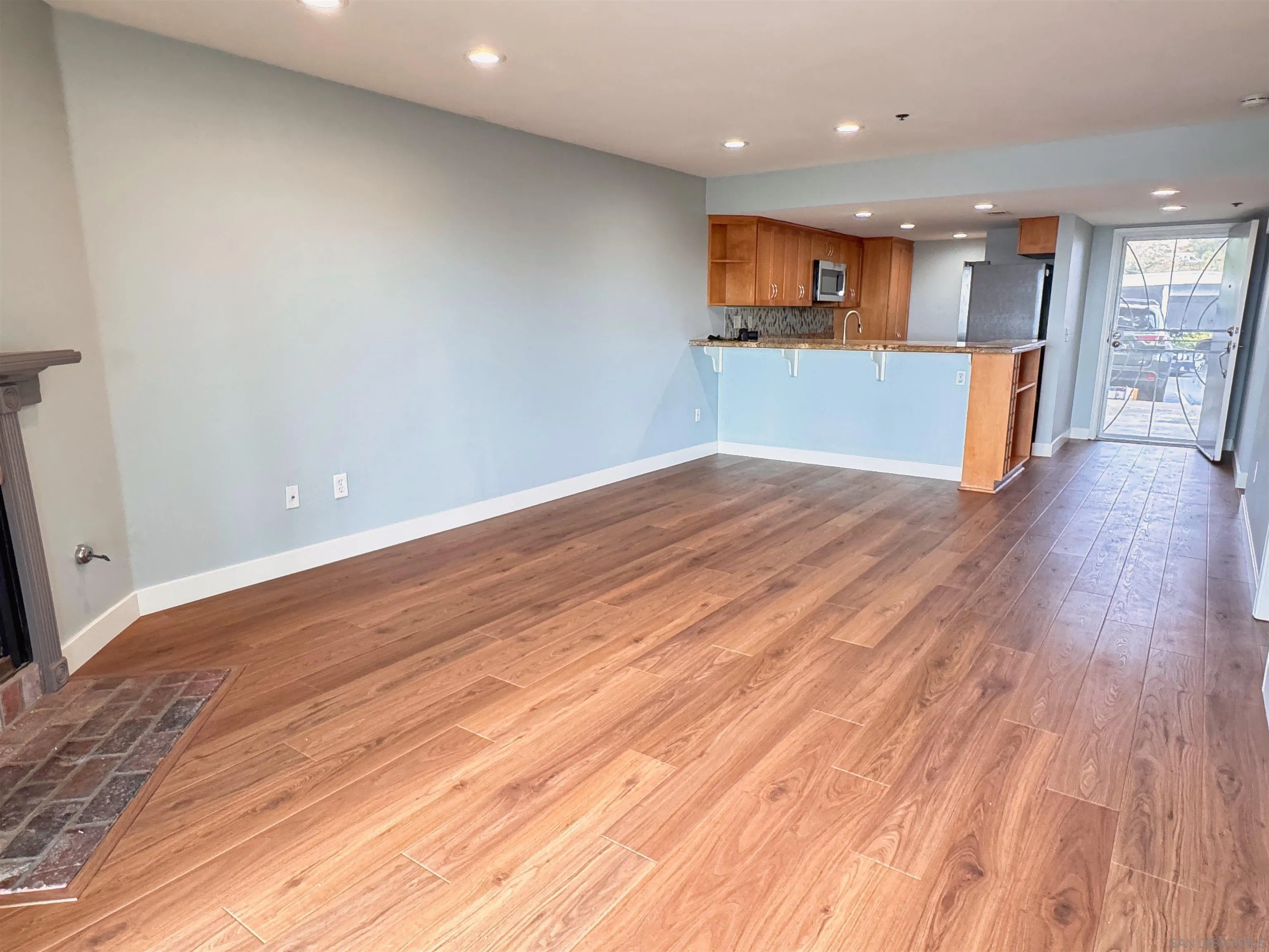 https://cdn.realtyfeed.com/cdn/127/260020813/d76a3b12d68d944cd9016aa52e1cbe55.webp