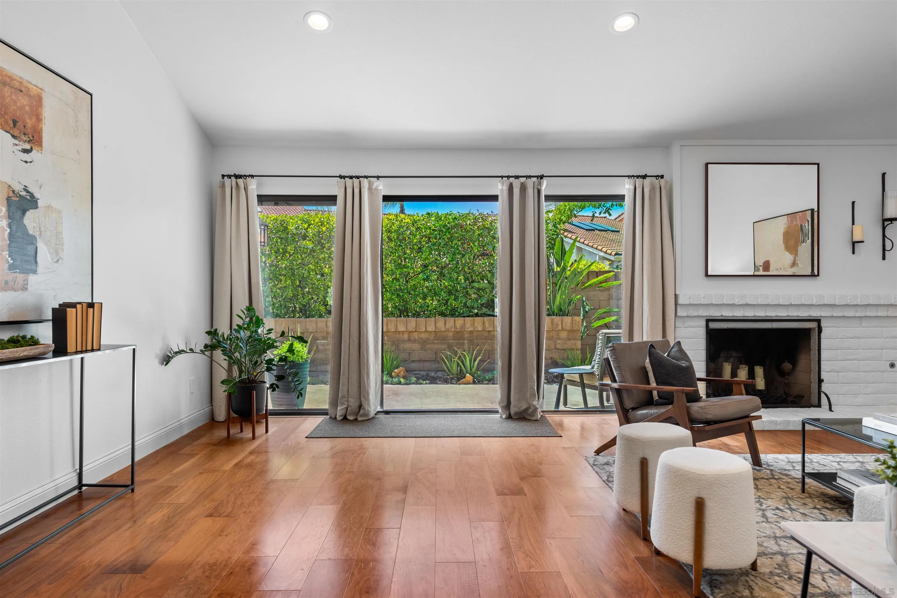 https://cdn.realtyfeed.com/cdn/127/260020814/09e6e5125f1285a1a12222960883c1bc.webp