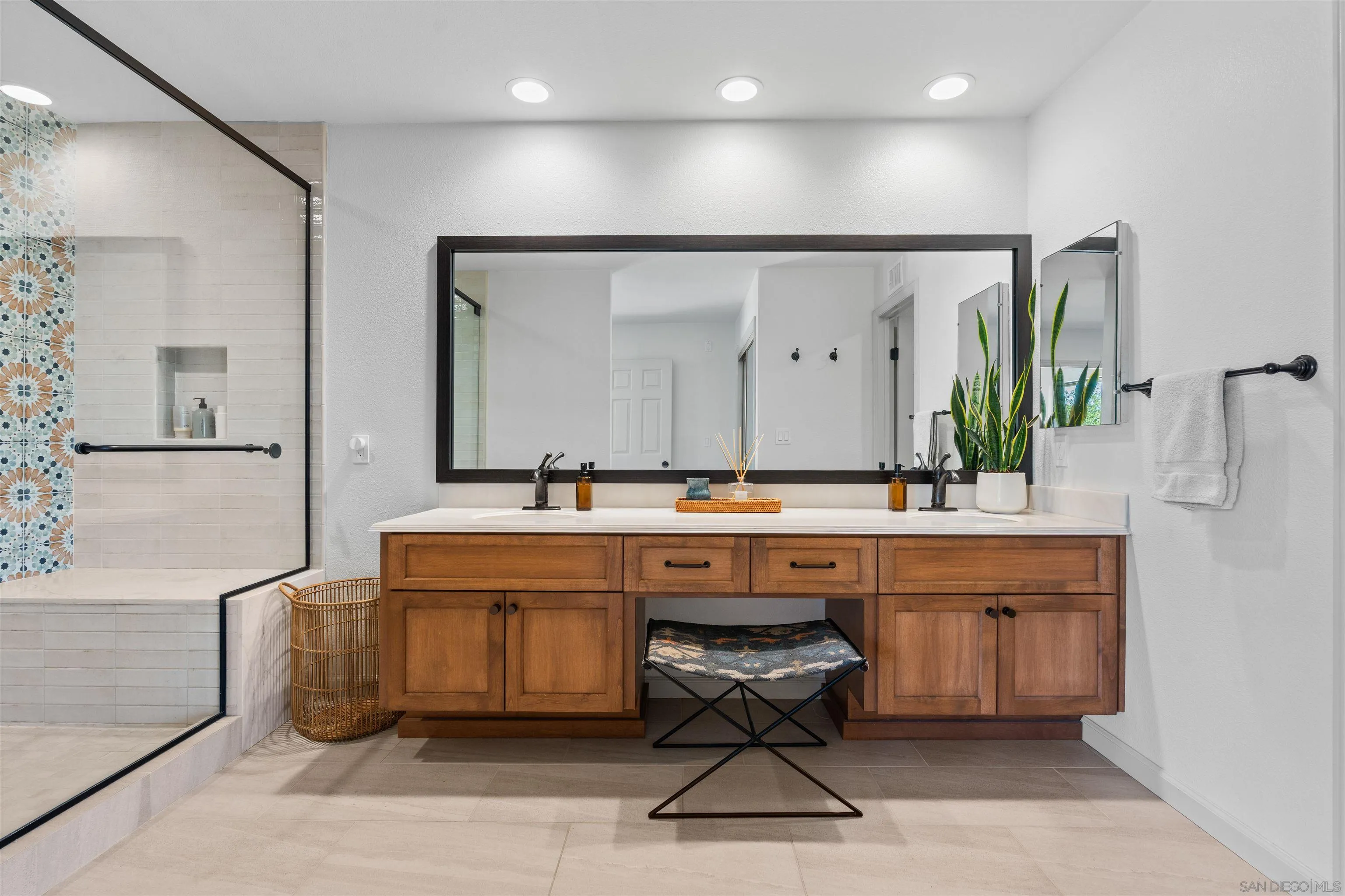 https://cdn.realtyfeed.com/cdn/127/260020814/15d0412d9831fb81529d4c75755e857f.webp
