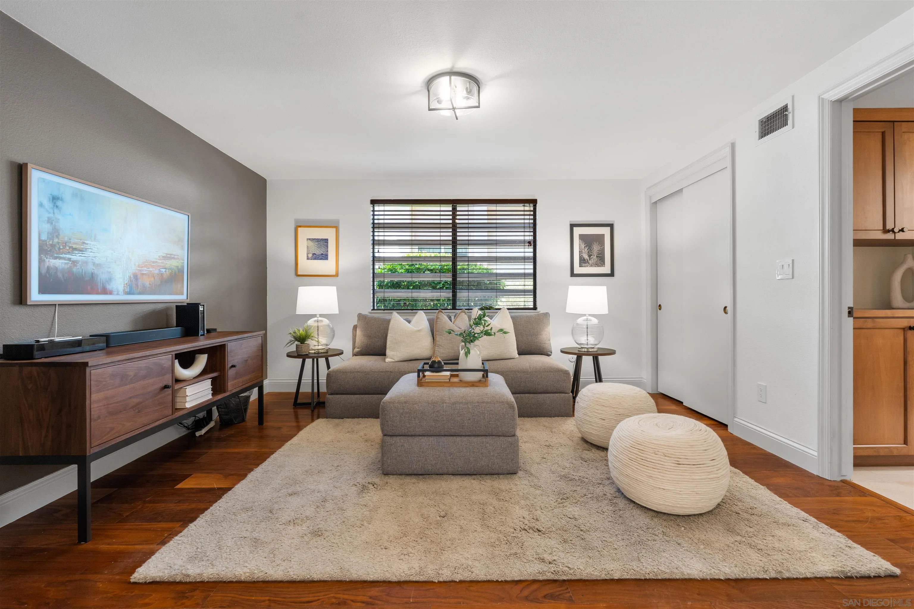 https://cdn.realtyfeed.com/cdn/127/260020814/1e5eef88d9effd3c868776495c245344.webp