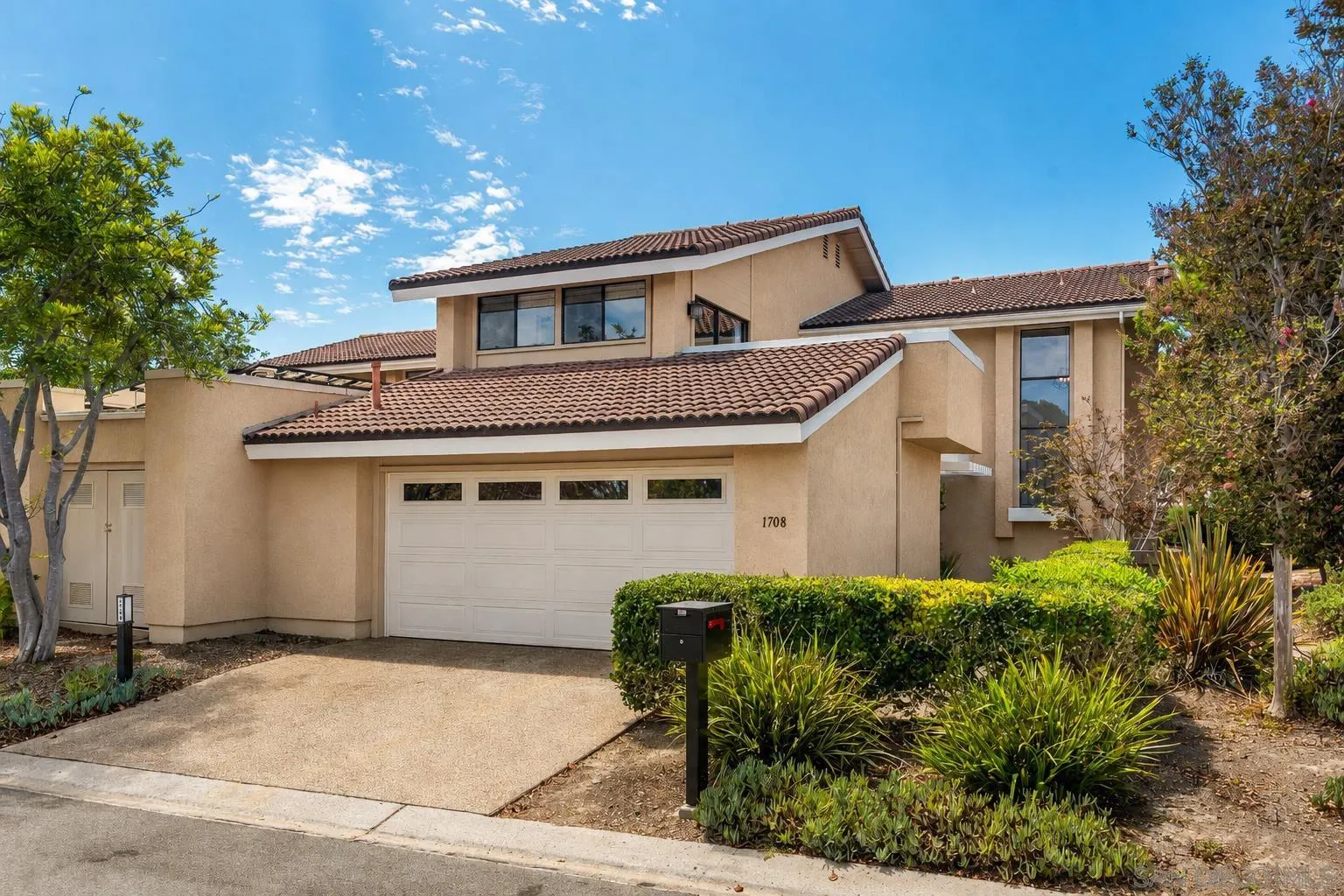 https://cdn.realtyfeed.com/cdn/127/260020814/85ab91de6c8ebebc5bf617b3a9450b5d.webp