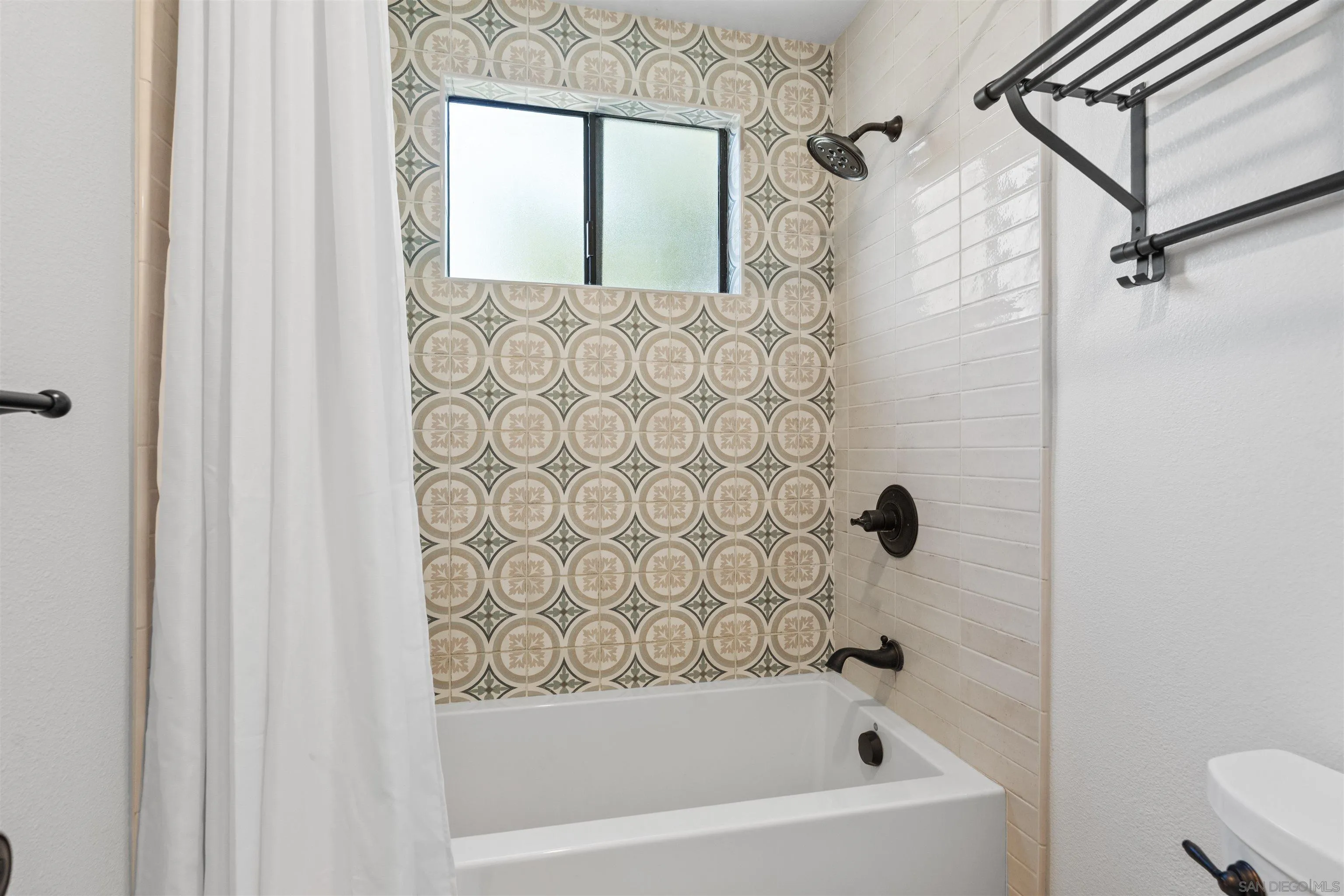 https://cdn.realtyfeed.com/cdn/127/260020814/8a7b52349c67a404216200572aeb3432.webp