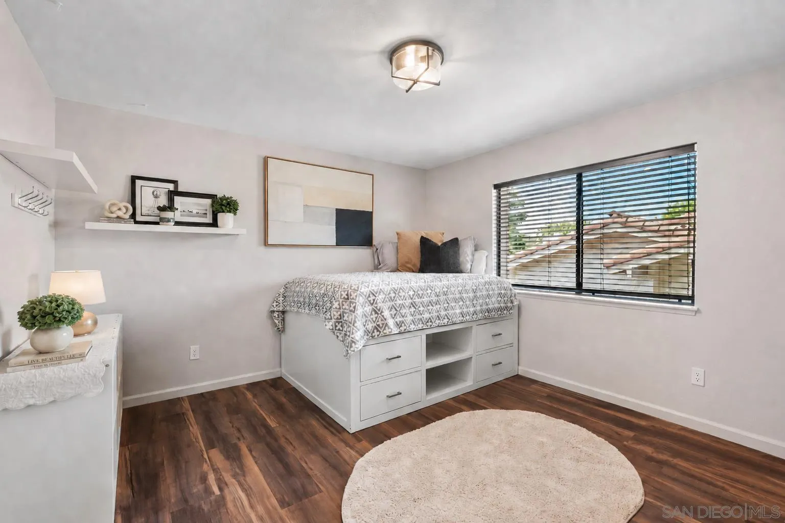 https://cdn.realtyfeed.com/cdn/127/260020814/a369ad82c30dfa7365ae83a10d7be5c4.webp