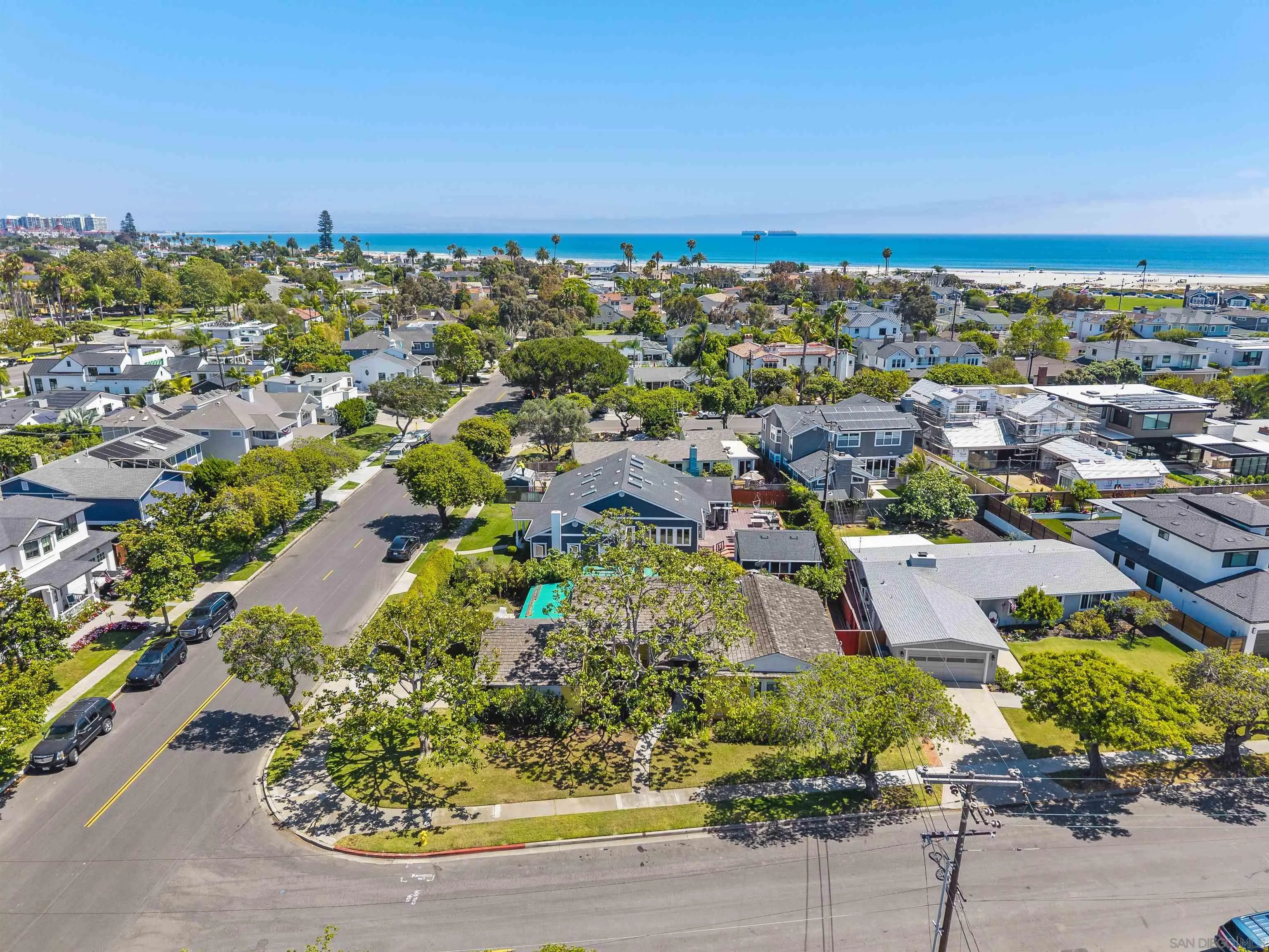 https://cdn.realtyfeed.com/cdn/127/260020818/00dd42d2f6ada45e4b4c96ec38dc0180.webp