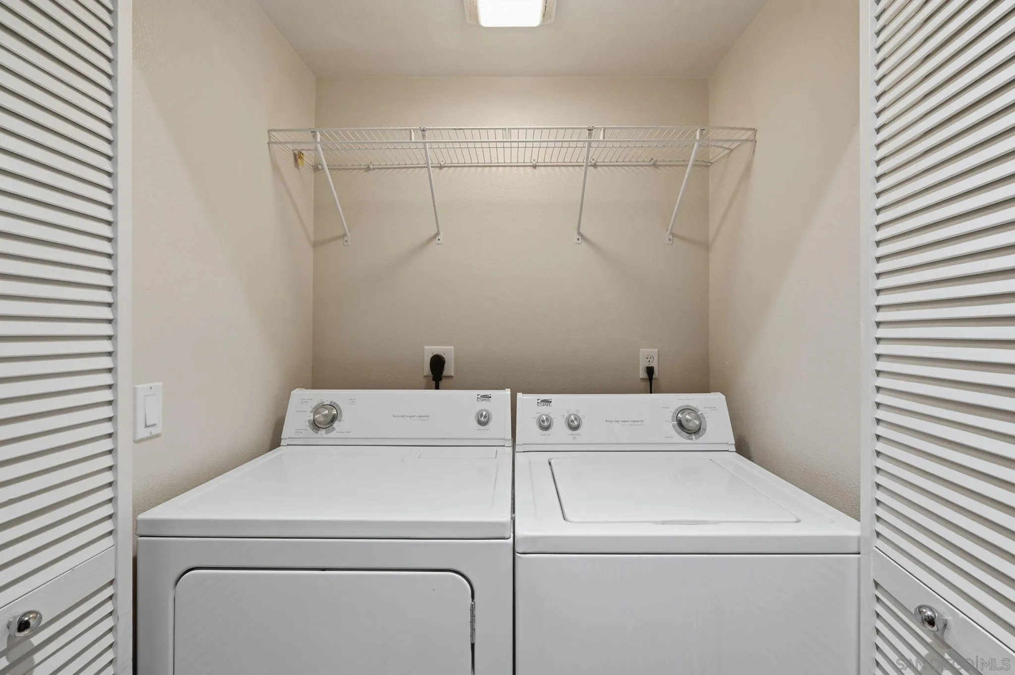 https://cdn.realtyfeed.com/cdn/127/260020820/0ee5b1a53a2d3f65d0f3d55488a22ac8.webp
