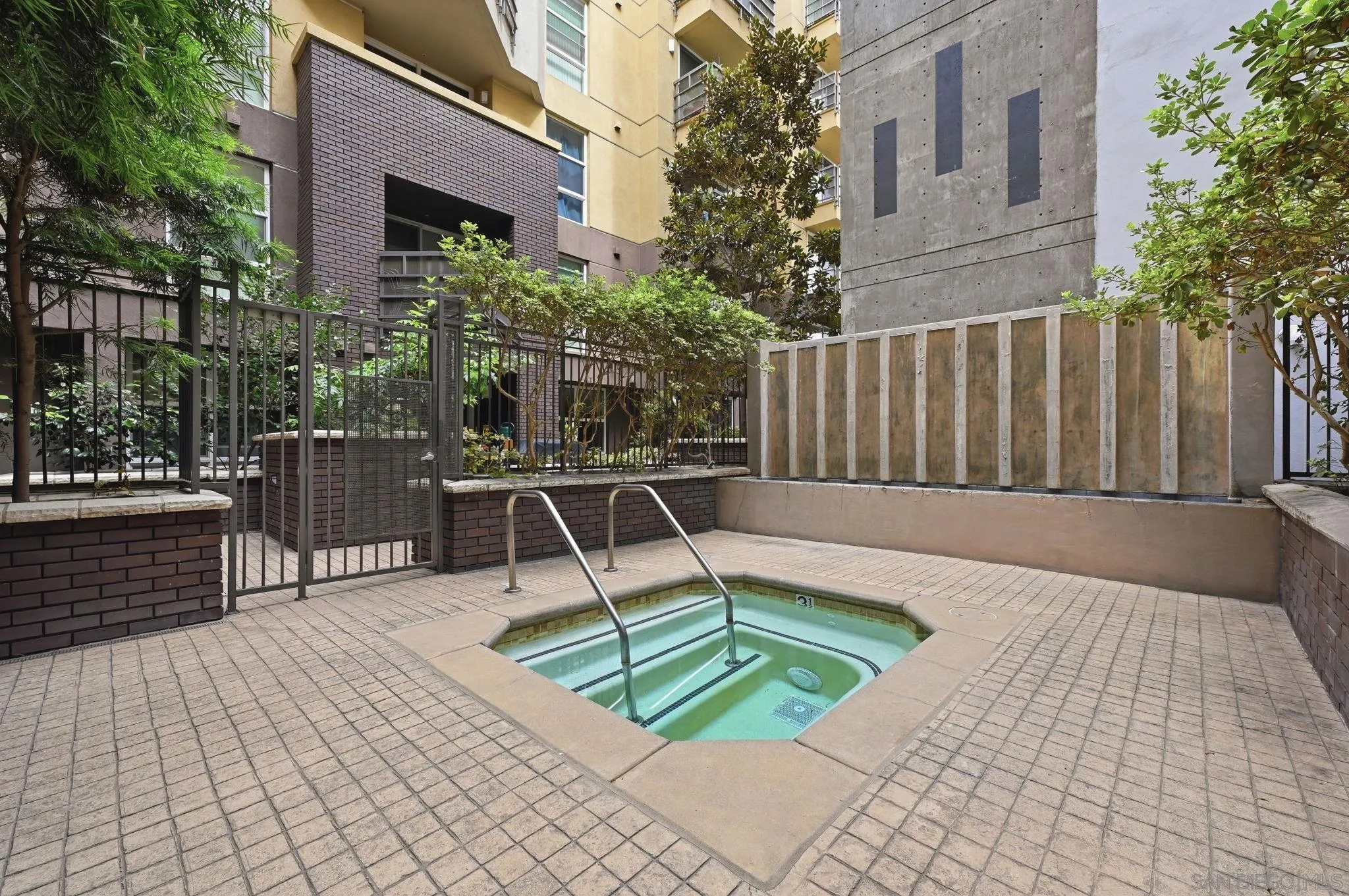 https://cdn.realtyfeed.com/cdn/127/260020820/1d9b44dff3ac7525d89d7cef8b242964.webp