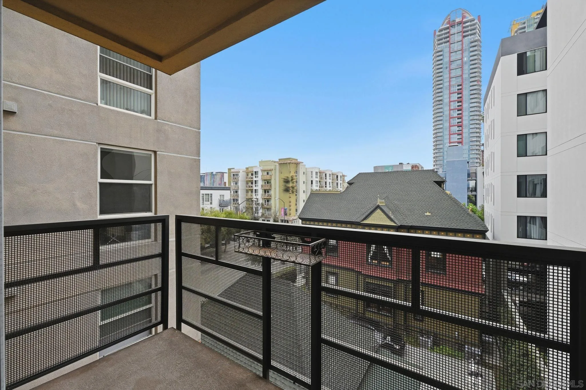https://cdn.realtyfeed.com/cdn/127/260020820/250b0e61b93b22b954285aaec435b0b2.webp