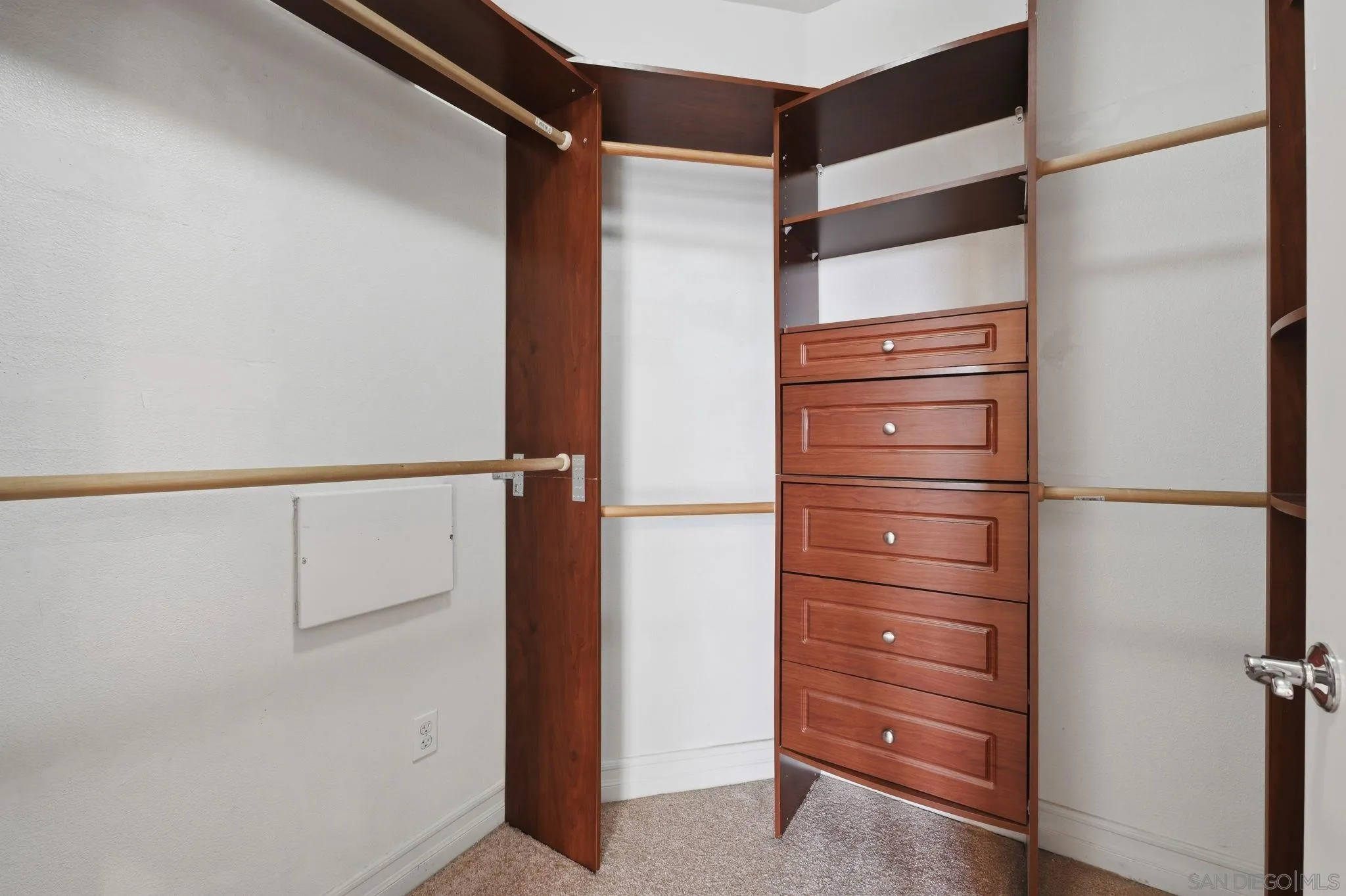 https://cdn.realtyfeed.com/cdn/127/260020820/39e24b67a7092c0b052b6eb4f391c89c.webp