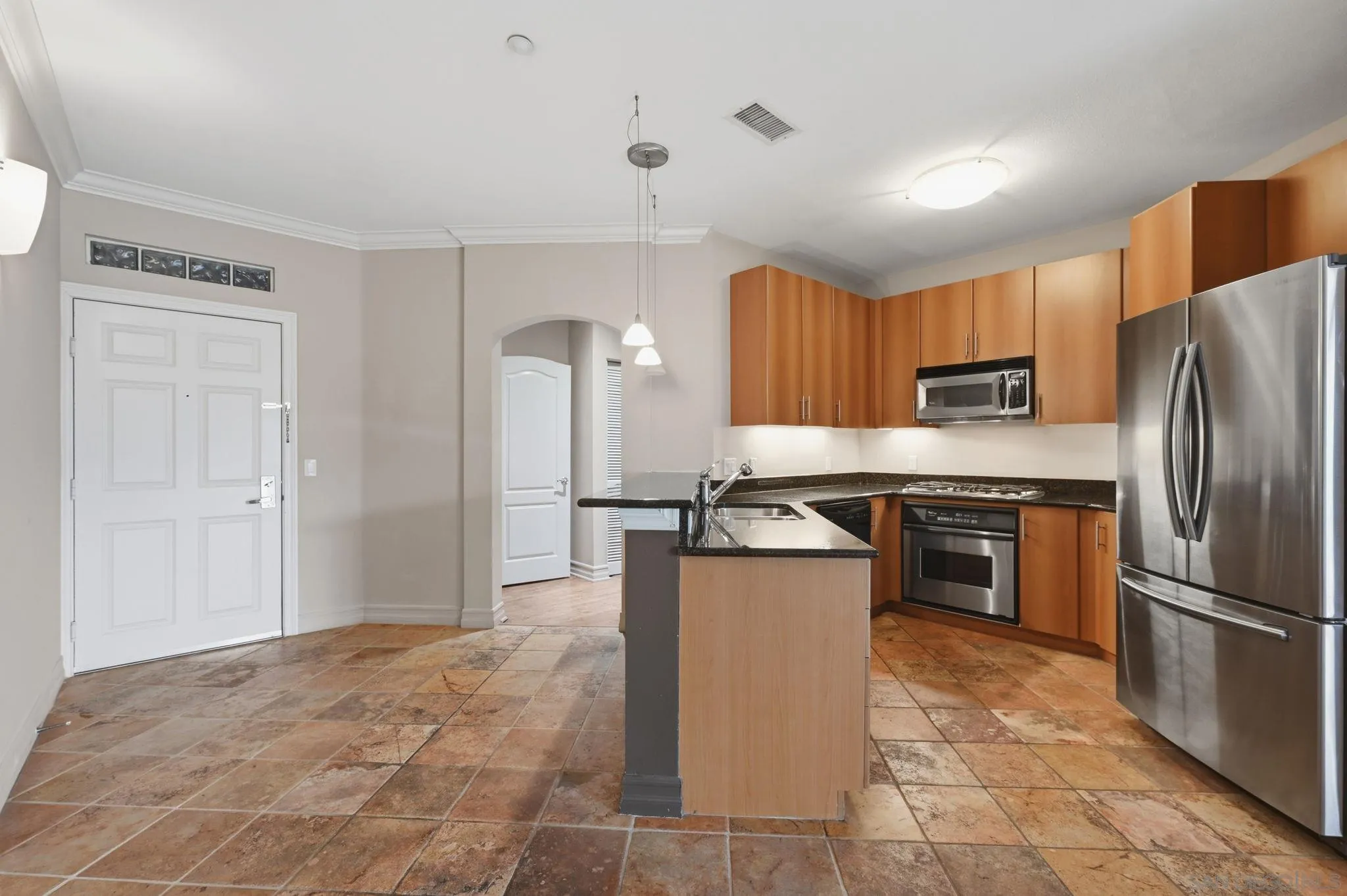 https://cdn.realtyfeed.com/cdn/127/260020820/9fa71251f4d434b037200b7f45a9f022.webp
