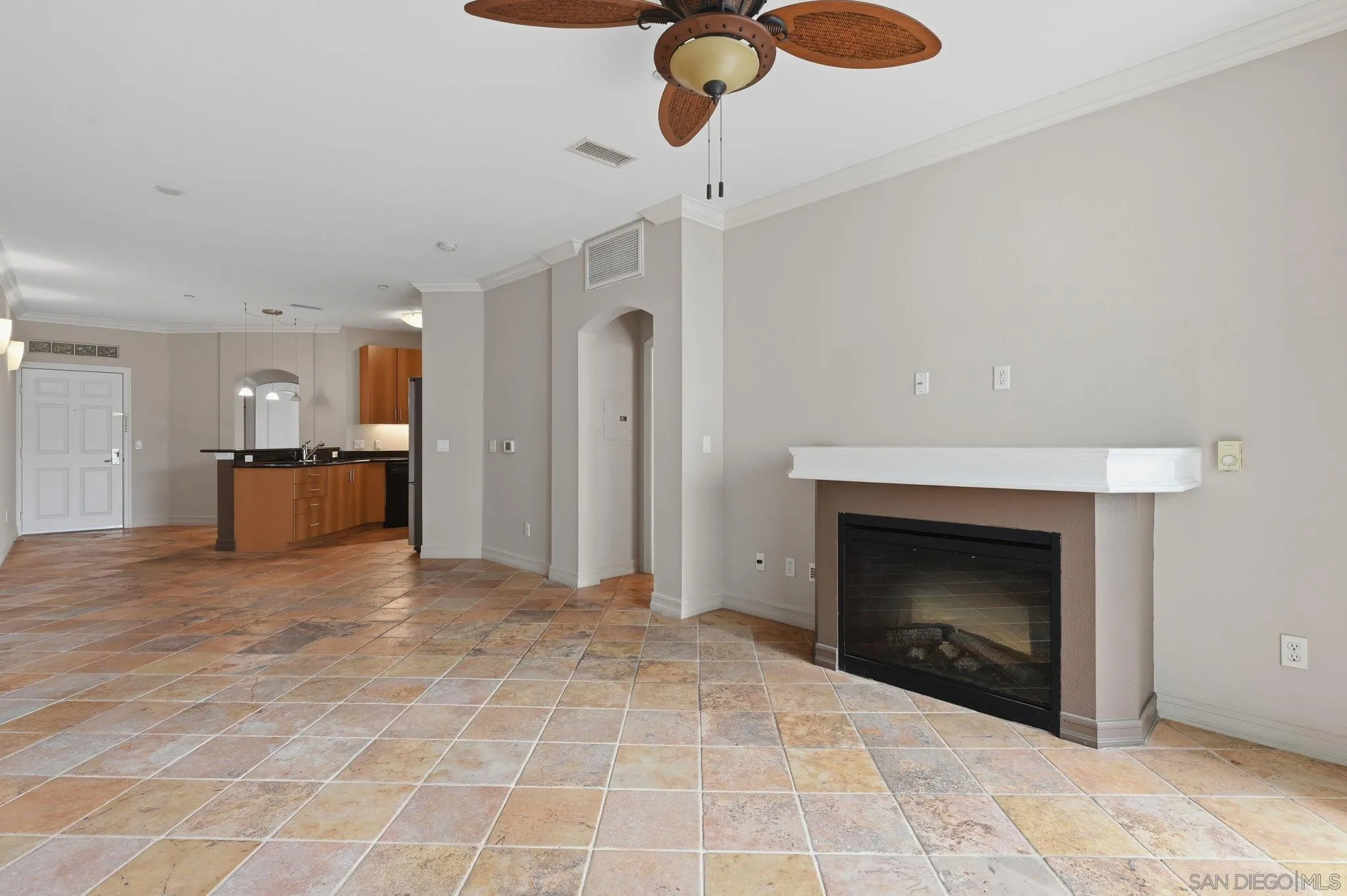 https://cdn.realtyfeed.com/cdn/127/260020820/c0c6fd80280e19c89e4c255eb218c843.webp