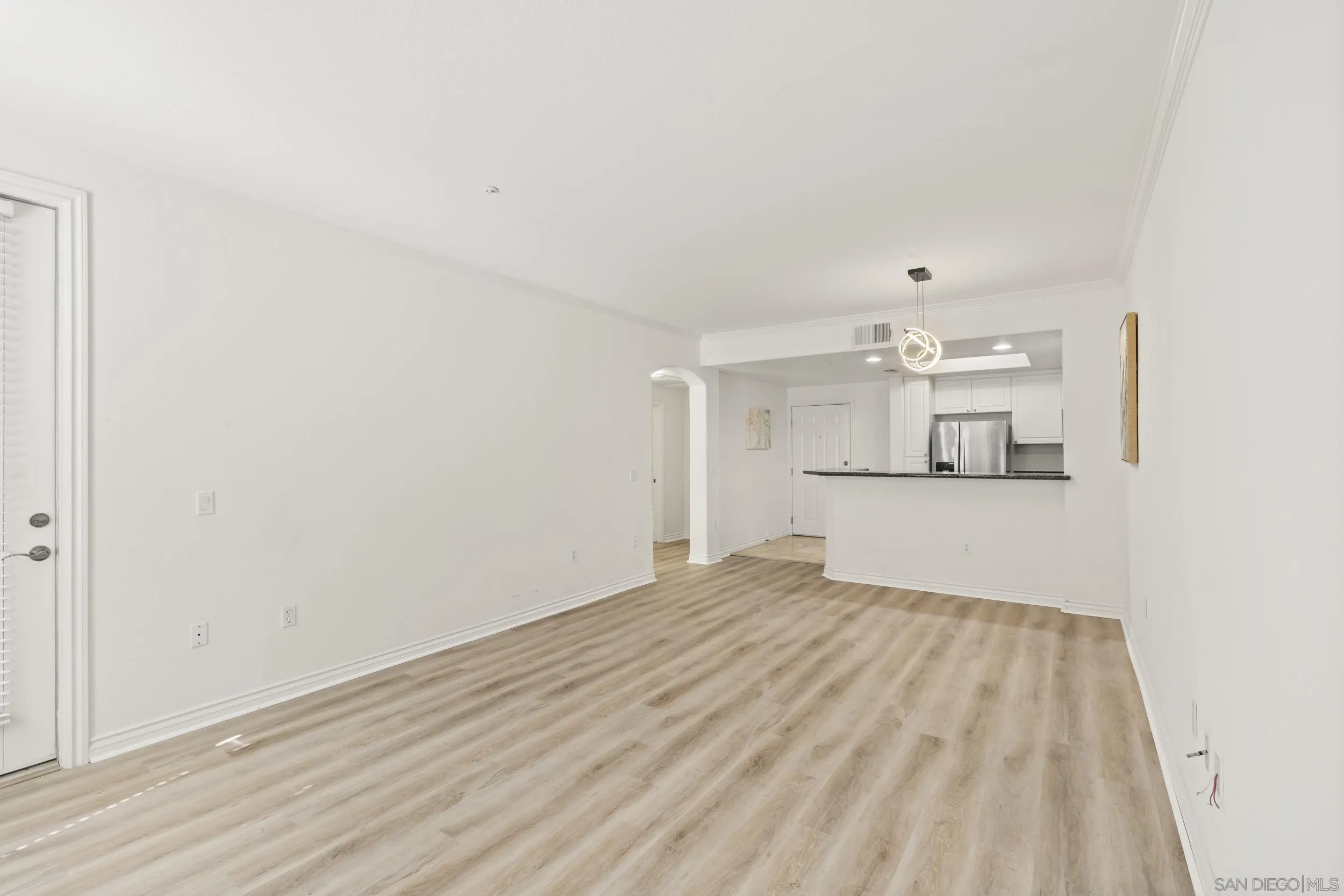 https://cdn.realtyfeed.com/cdn/127/260020828/5e56a26f0bf3c287bc8a286d66de909c.webp