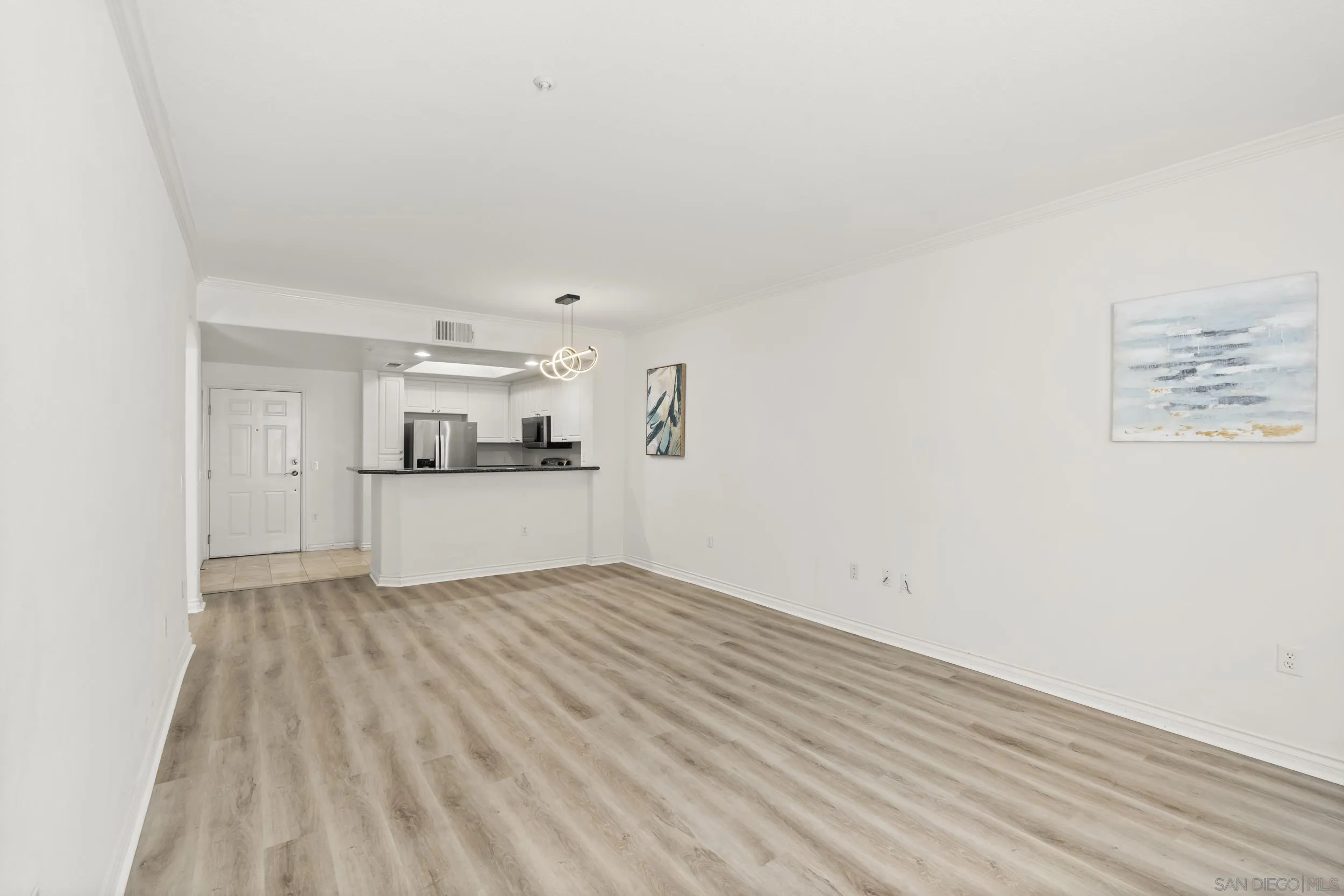 https://cdn.realtyfeed.com/cdn/127/260020828/73c4e33704e1a2af8b6ce9fff920f681.webp