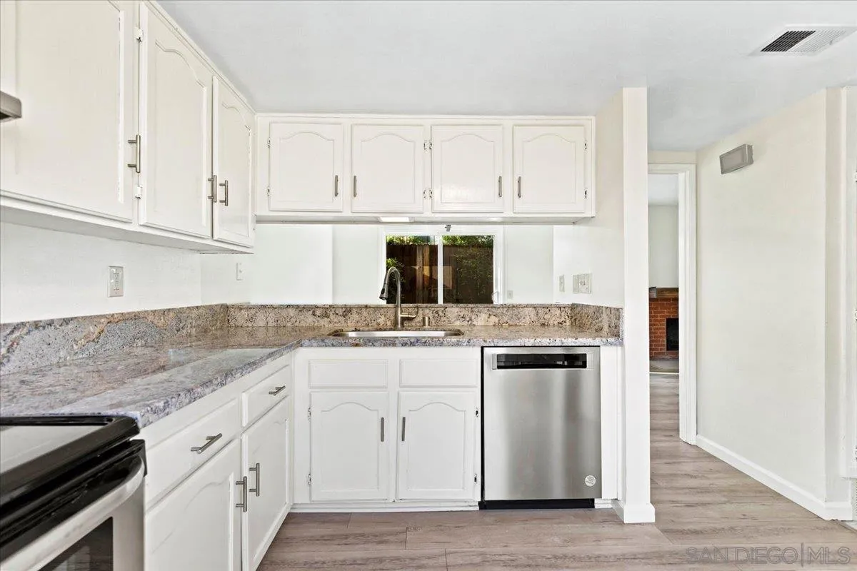 https://cdn.realtyfeed.com/cdn/127/260020829/3898b75c51d2d5b5235efe390cebeb77.webp