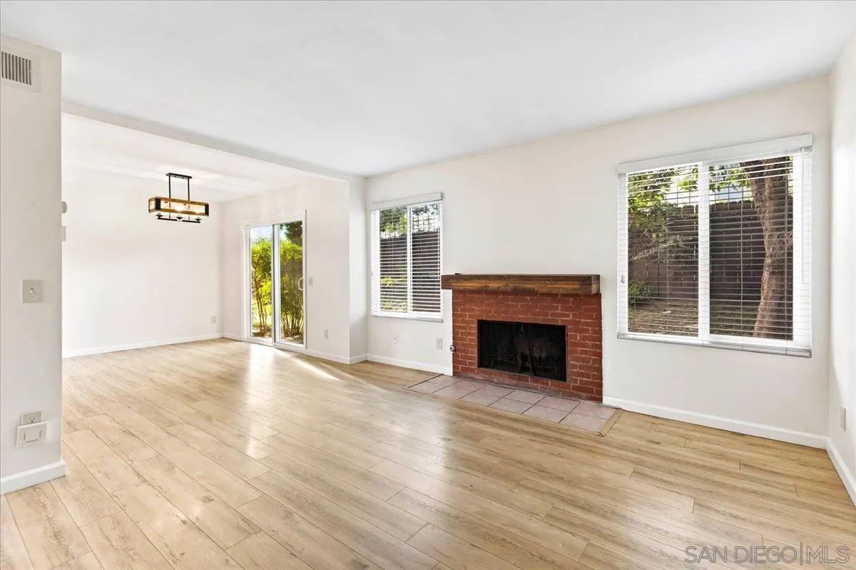 https://cdn.realtyfeed.com/cdn/127/260020829/5cd3c1483a5182d814856eec5d2506d6.webp