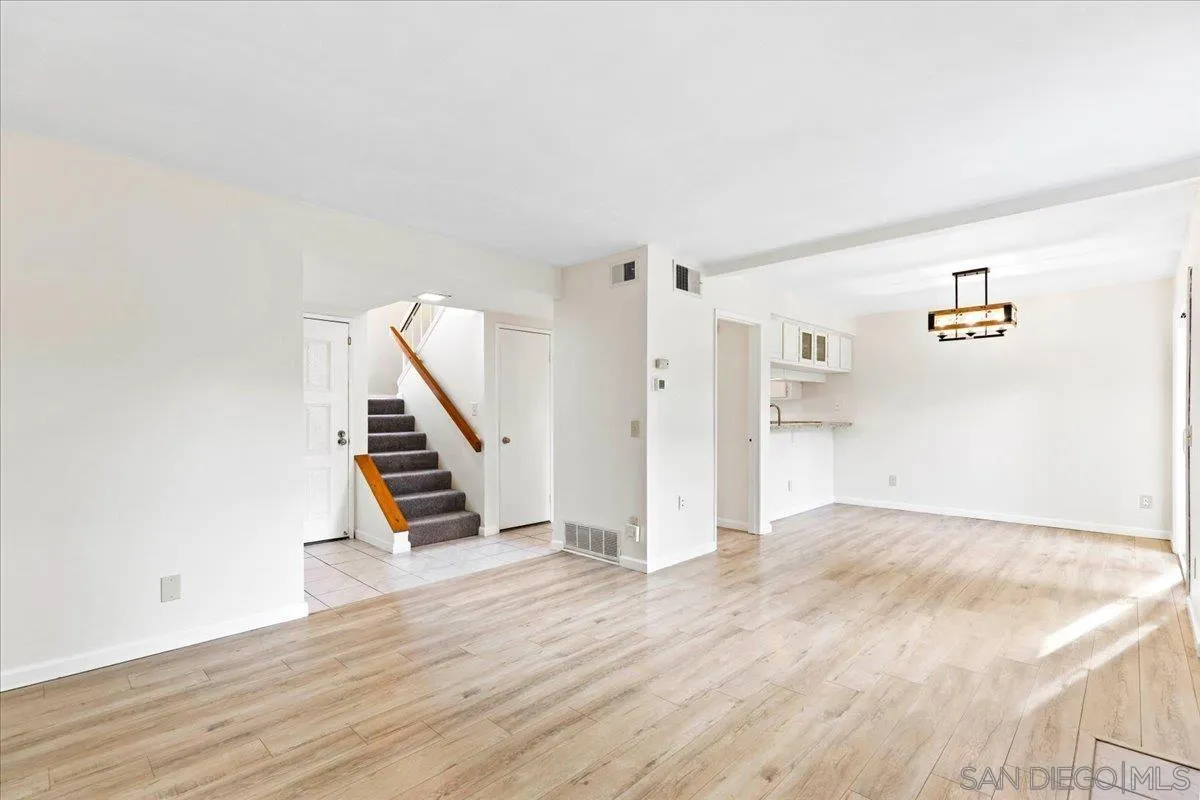 https://cdn.realtyfeed.com/cdn/127/260020829/8a8480b40b596b743fdcc41f095baac7.webp