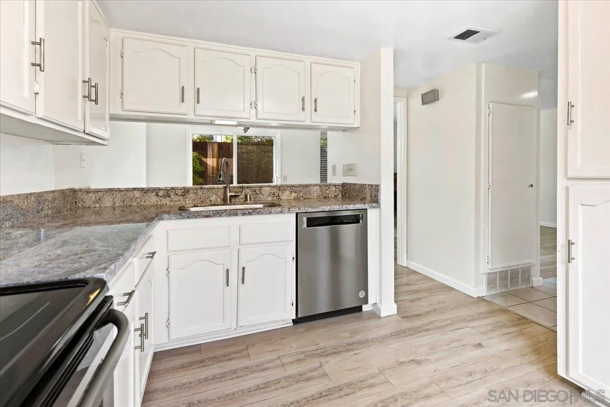 https://cdn.realtyfeed.com/cdn/127/260020829/b97ade5a28102897299f273b58de50c2.webp