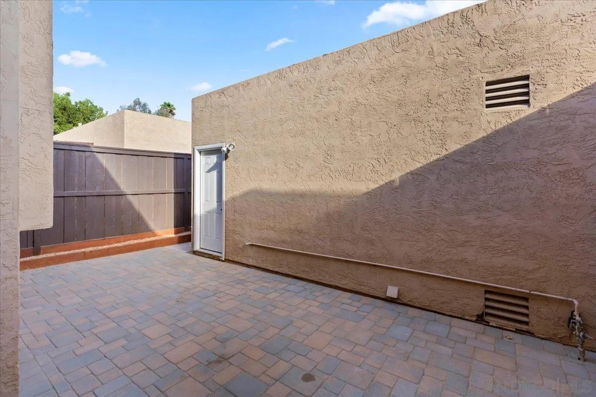 https://cdn.realtyfeed.com/cdn/127/260020829/ba4529d3ad61a9a45b7de238164022bc.webp
