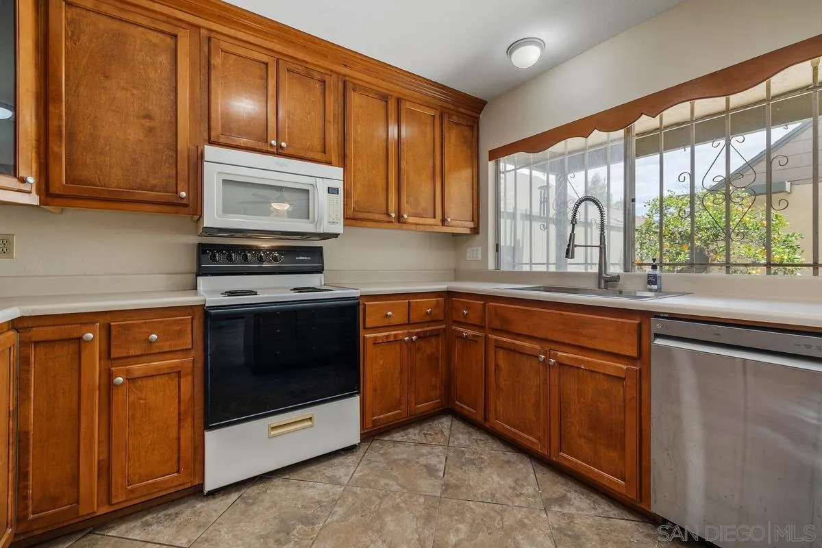 https://cdn.realtyfeed.com/cdn/127/260020830/321d59e4af311042f0a2f968b8784542.webp