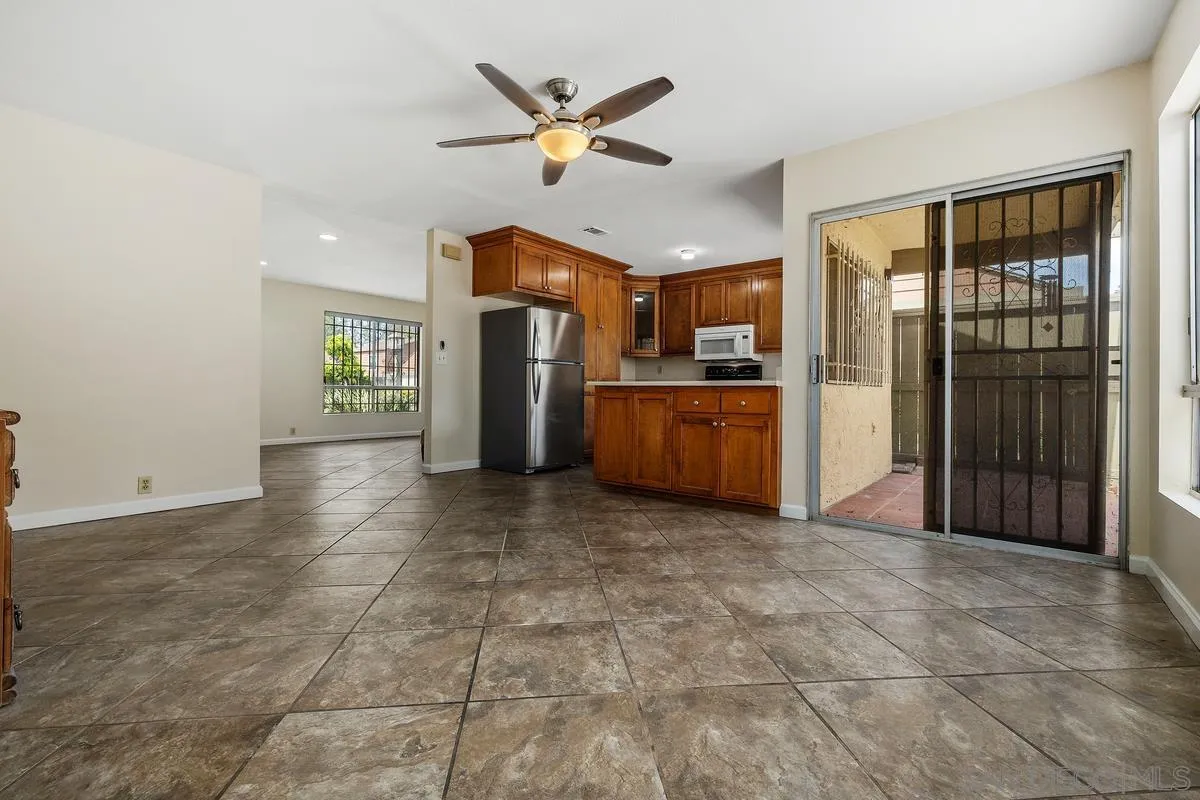 https://cdn.realtyfeed.com/cdn/127/260020830/589946b9ef609fdde483ea5e0ef32108.webp