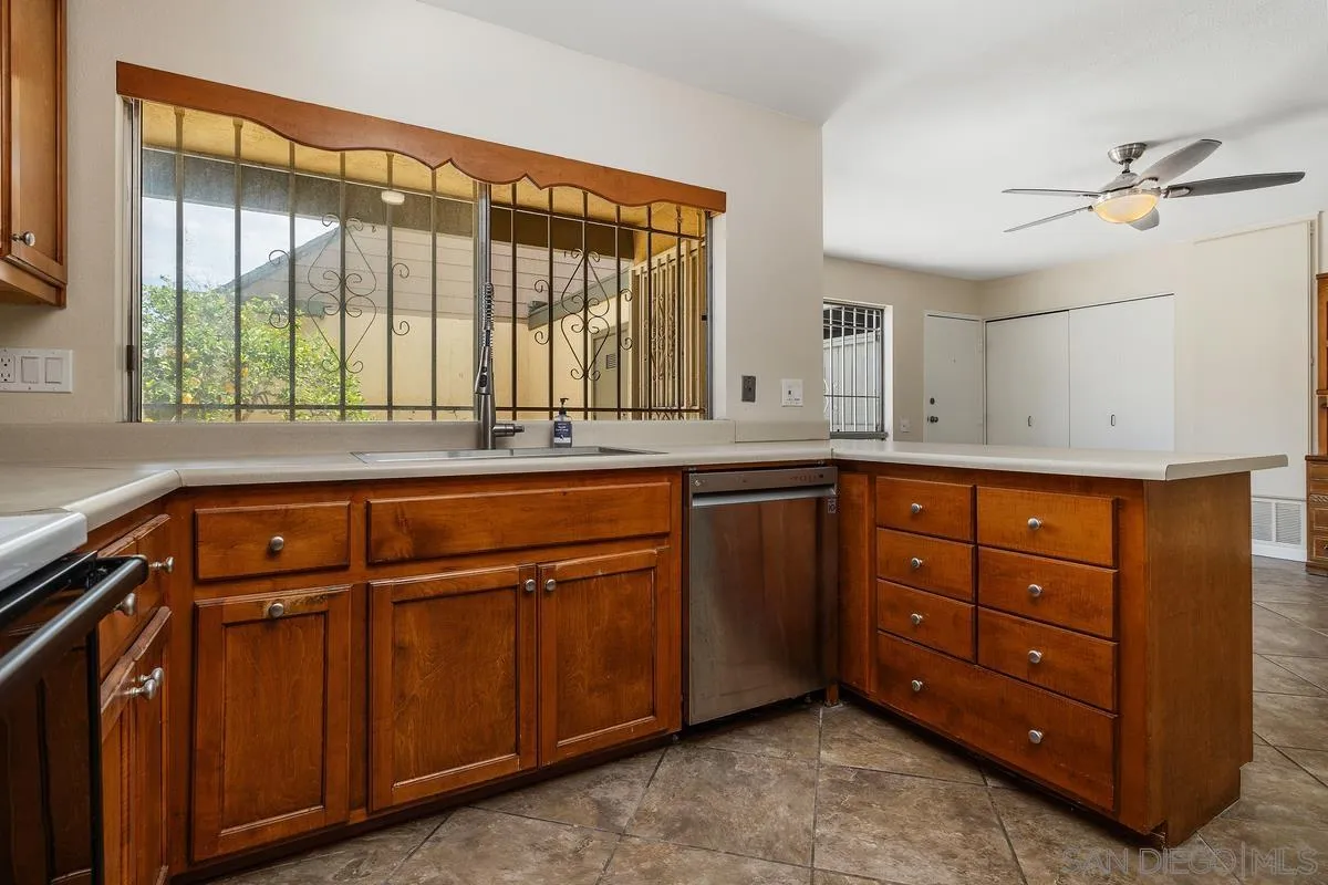 https://cdn.realtyfeed.com/cdn/127/260020830/7a0a885c97aad53f3a10588951cc1228.webp