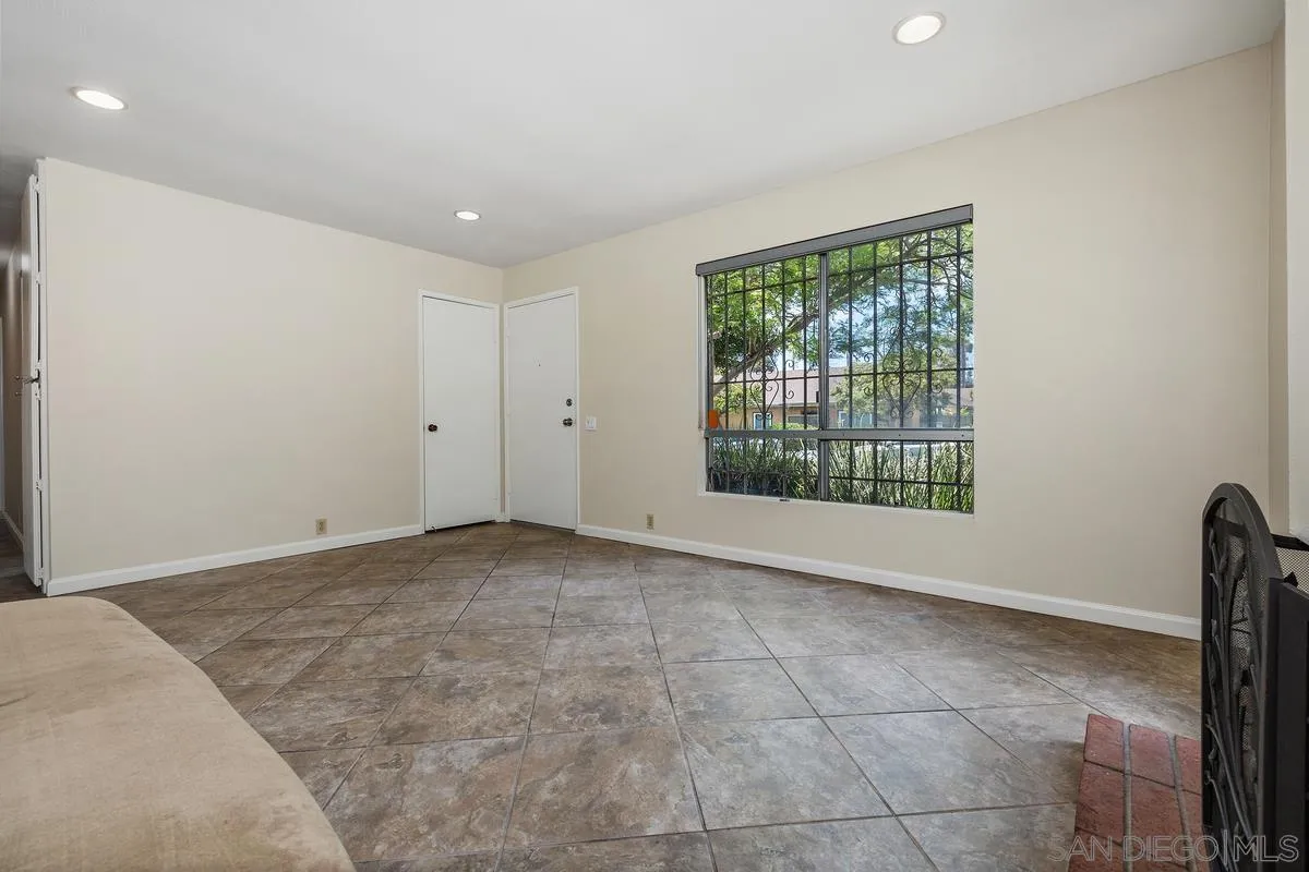 https://cdn.realtyfeed.com/cdn/127/260020830/90a09b4c0ff83d1264fe36cbc746081c.webp