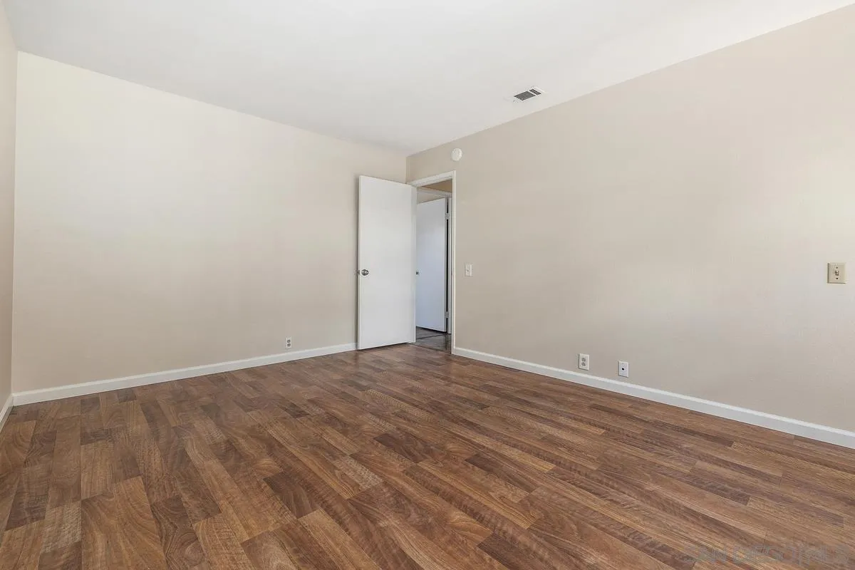 https://cdn.realtyfeed.com/cdn/127/260020830/d35a7e2eea6955d2011fb05a9f94225d.webp