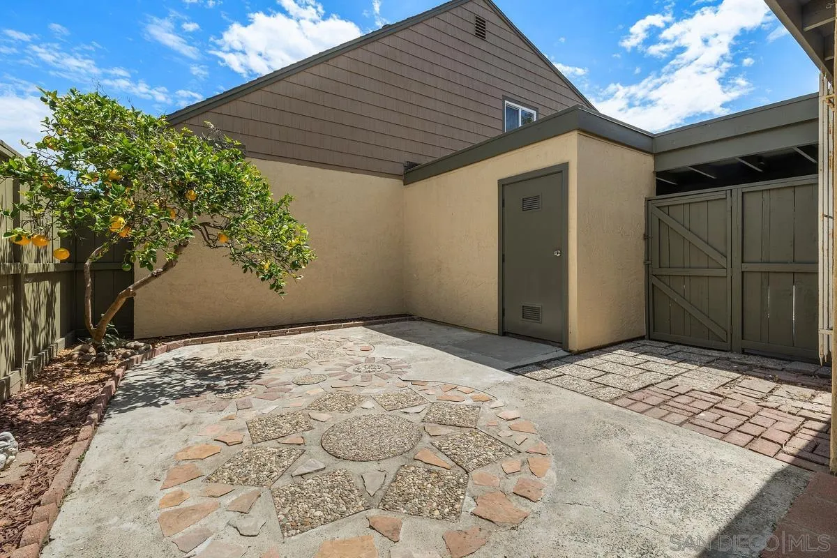 https://cdn.realtyfeed.com/cdn/127/260020830/e8c2a0d437e9a82b30715c719c7ebc5e.webp