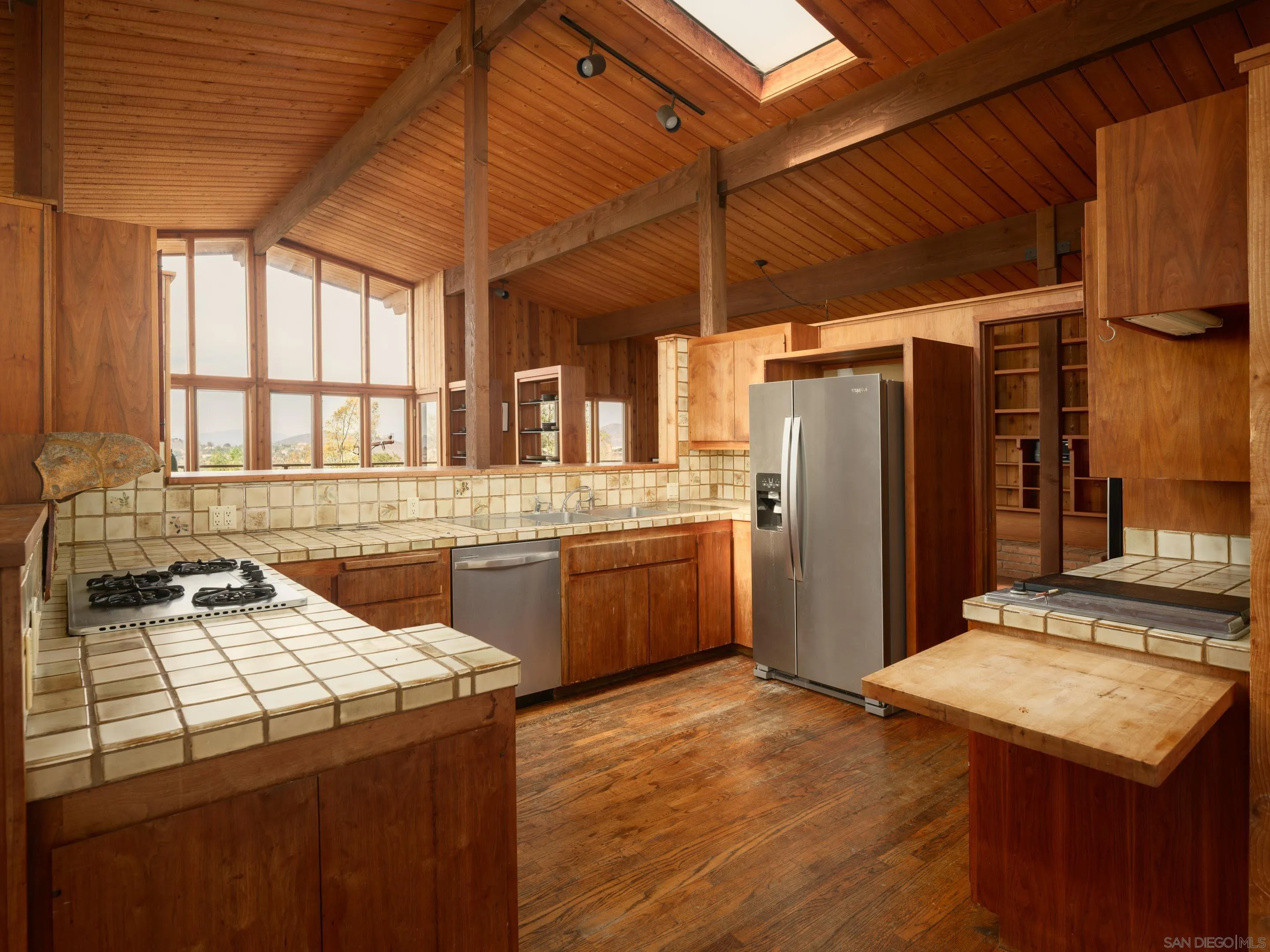 https://cdn.realtyfeed.com/cdn/127/260020832/1a72766af8ebe3d194a4b47fe8a23475.webp