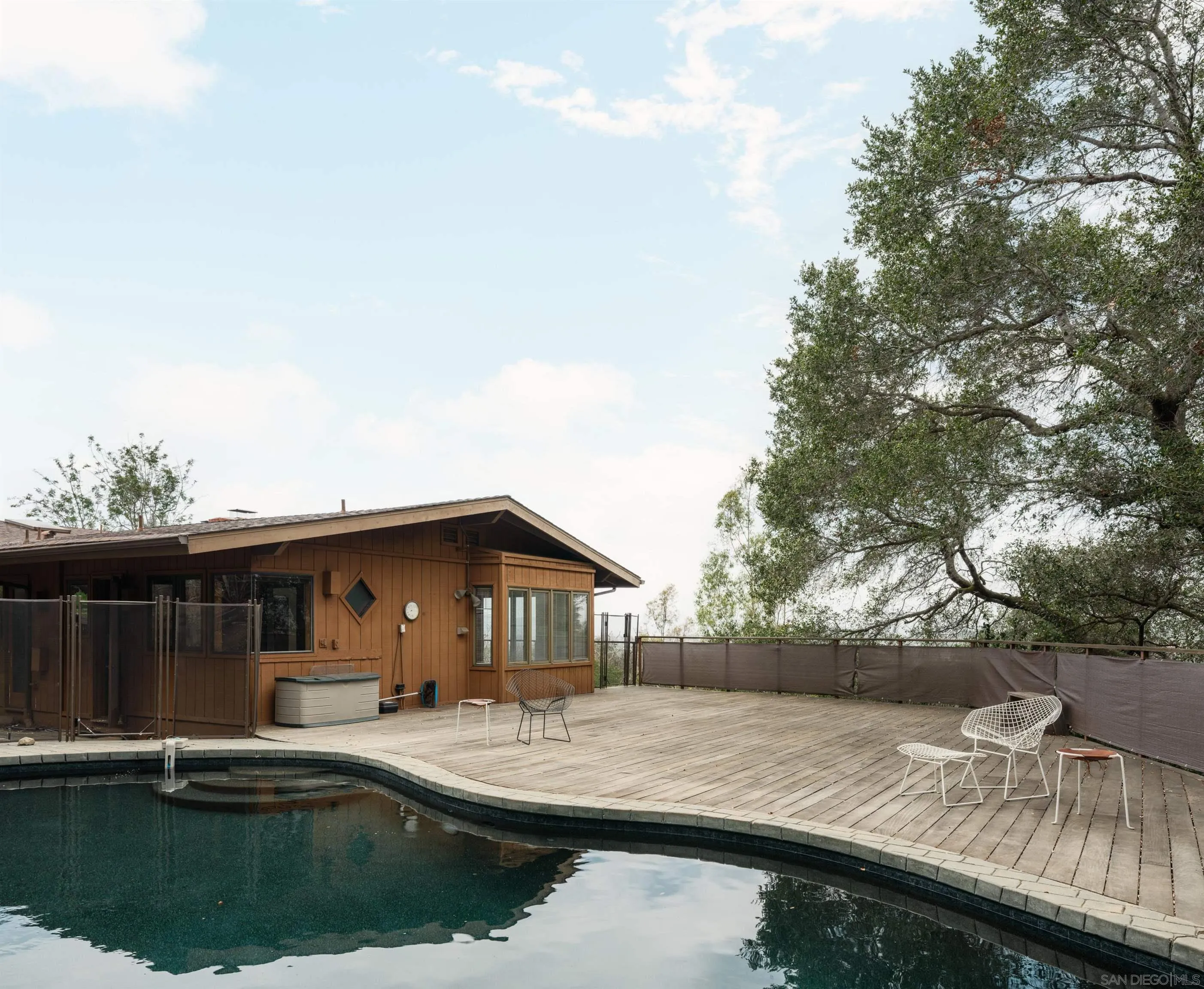 https://cdn.realtyfeed.com/cdn/127/260020832/ddd9f7a668a198c0725243218f26ba4e.webp