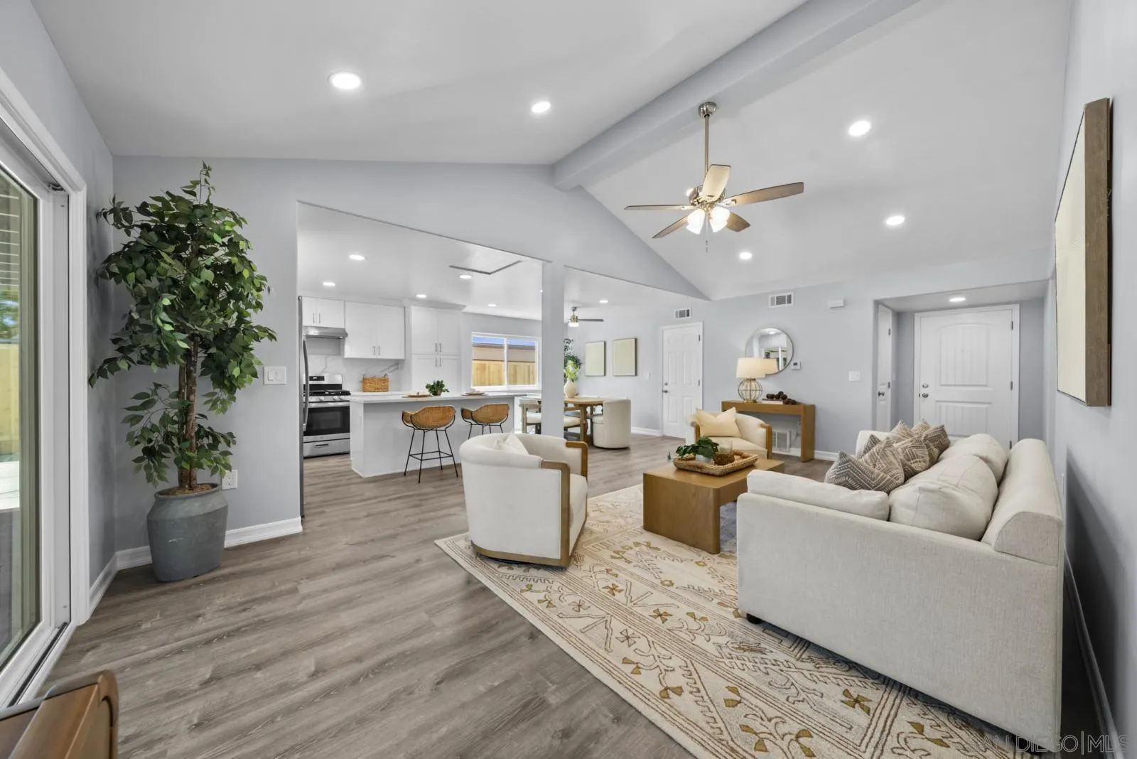https://cdn.realtyfeed.com/cdn/127/260020833/138a904c8f1412935505d60d9803c4af.webp