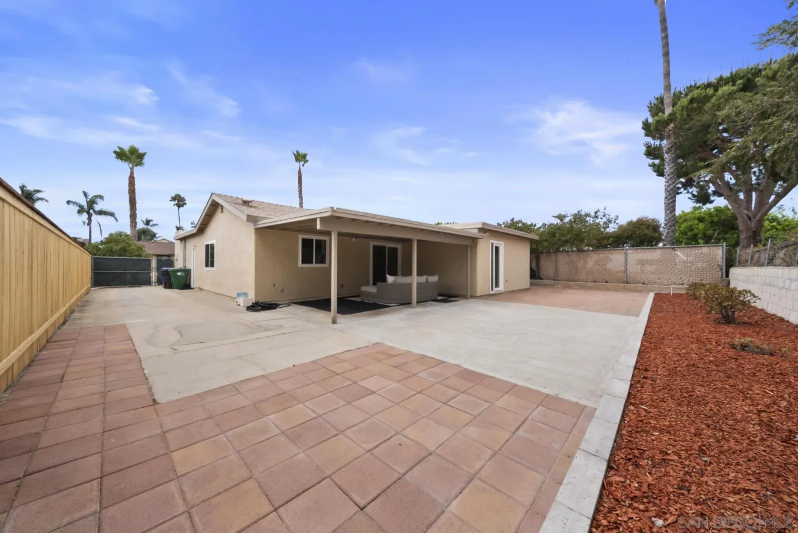 https://cdn.realtyfeed.com/cdn/127/260020833/362fee266c5edce56ef0b23e1ec05723.webp