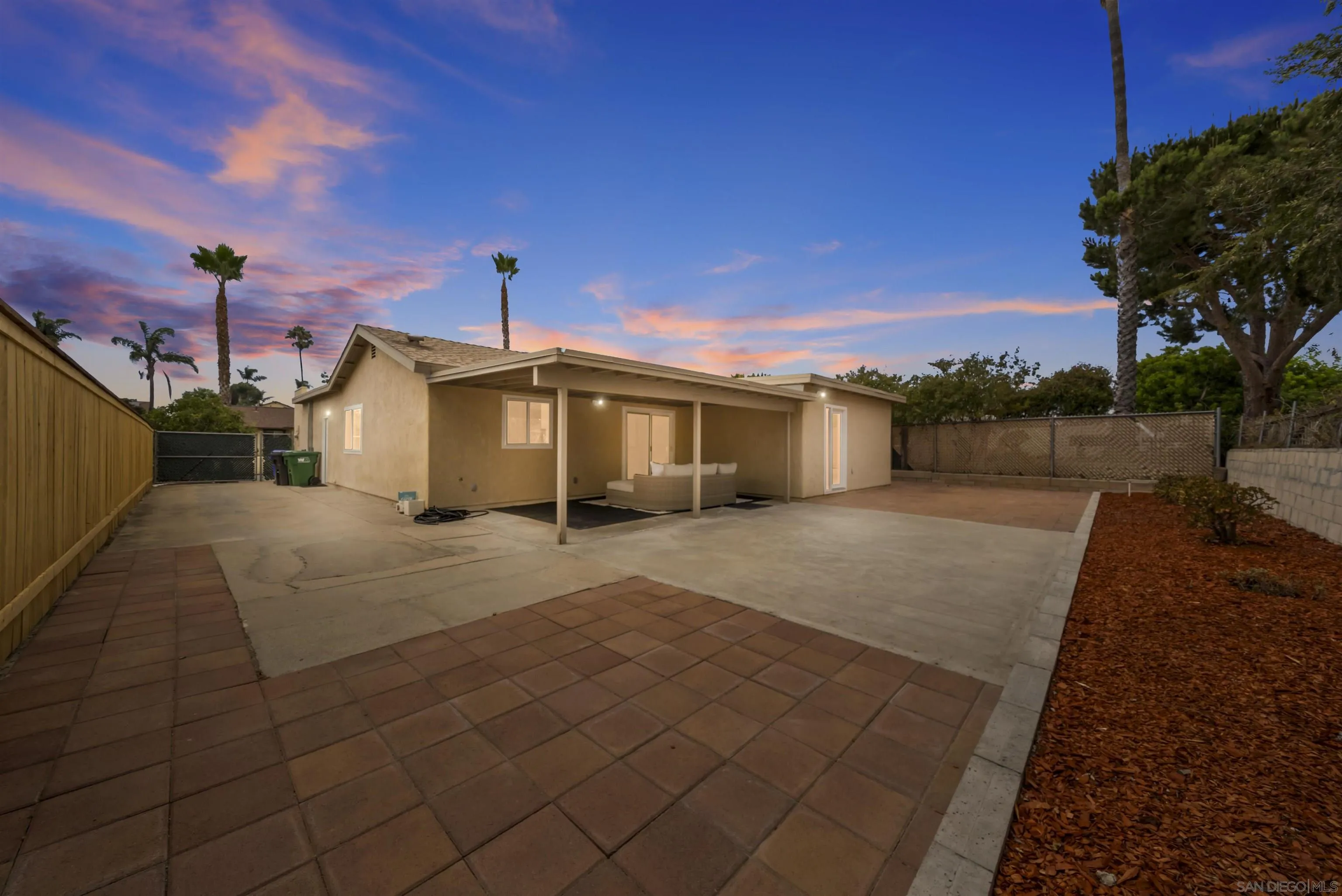 https://cdn.realtyfeed.com/cdn/127/260020833/a39e665bba395d083a85b1477e8e8740.webp