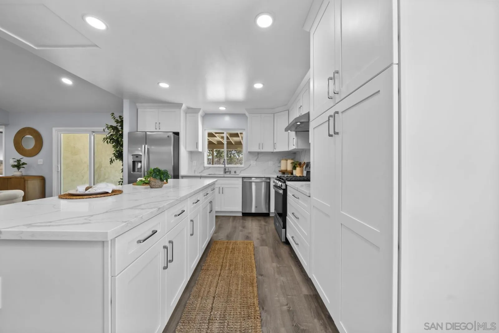 https://cdn.realtyfeed.com/cdn/127/260020833/b53236dcd8726ad99901f9cbd7a7df57.webp