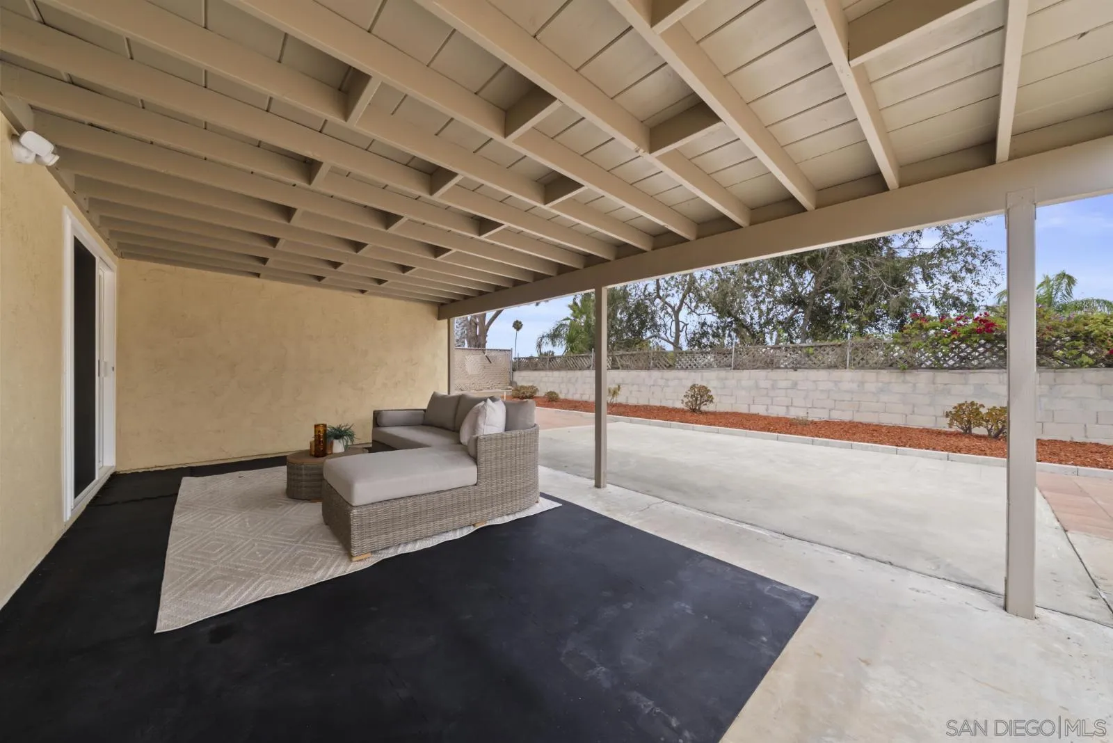 https://cdn.realtyfeed.com/cdn/127/260020833/cd651b1a1460464714e94a2db35fb6c7.webp