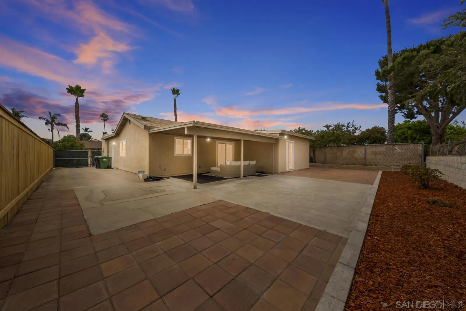 https://cdn.realtyfeed.com/cdn/127/260020833/cff83d8ccade9055ef859e7eadcc1017.webp