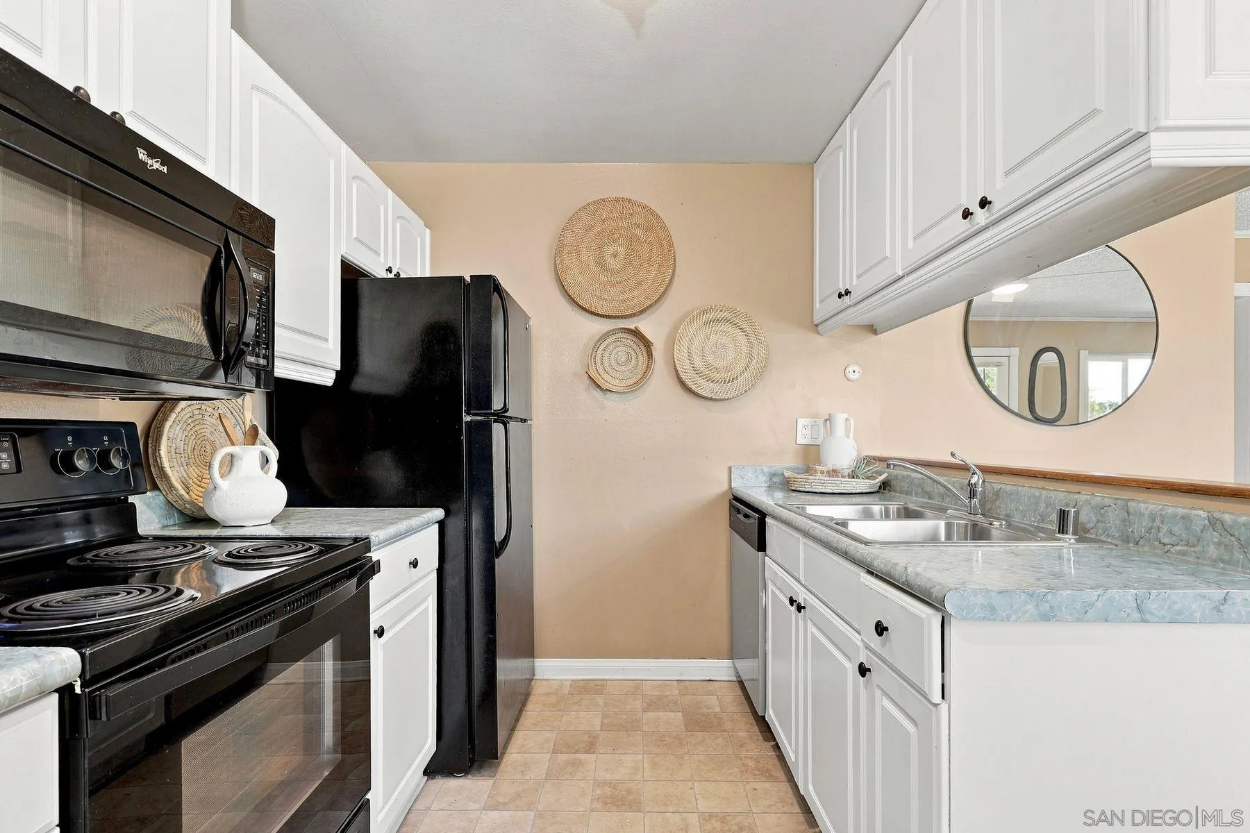 https://cdn.realtyfeed.com/cdn/127/260020834/000e65da9e75b940221549d718067c04.webp