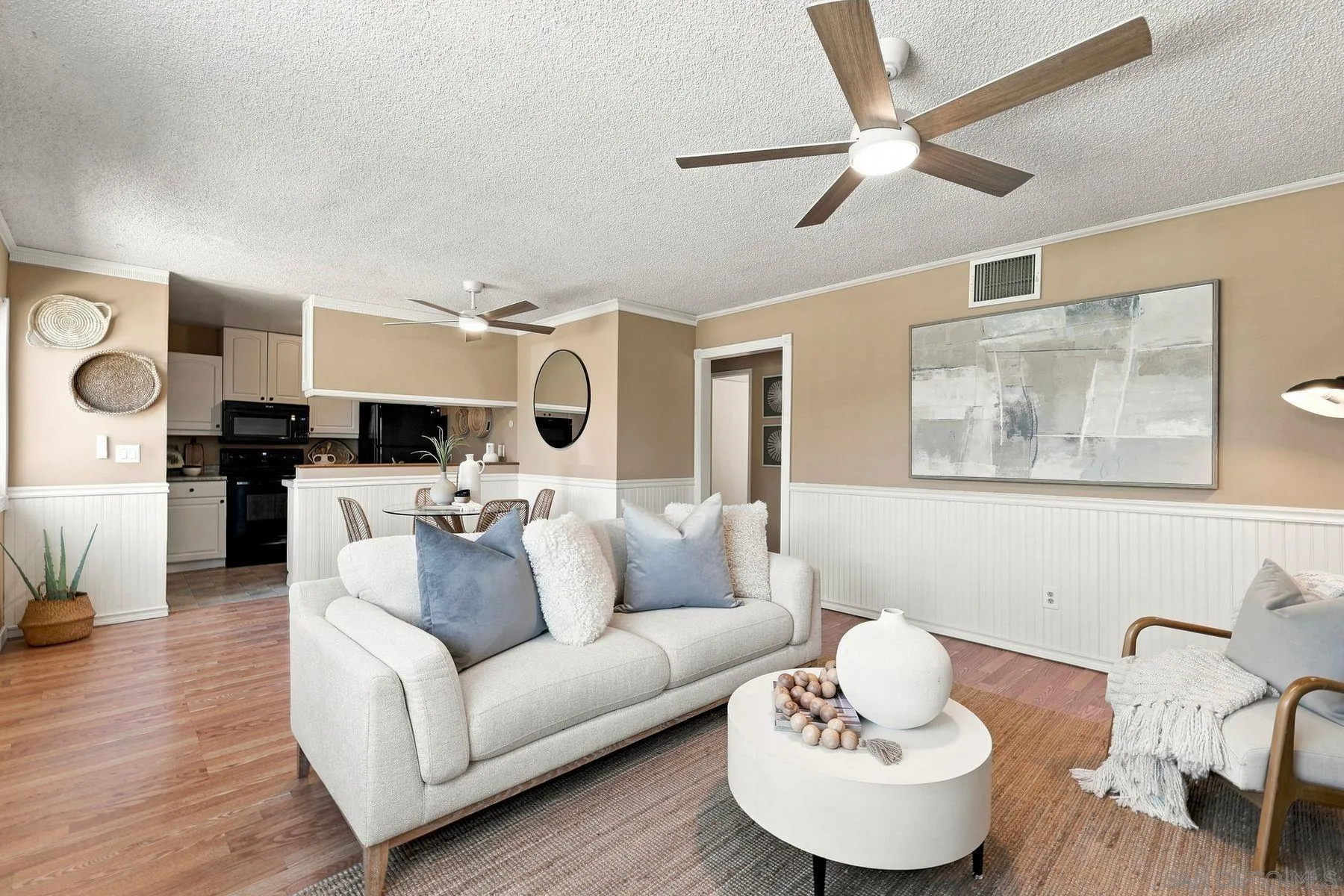 https://cdn.realtyfeed.com/cdn/127/260020834/4594da2f8bd8a52e21e6e9c5bcc8de7d.webp