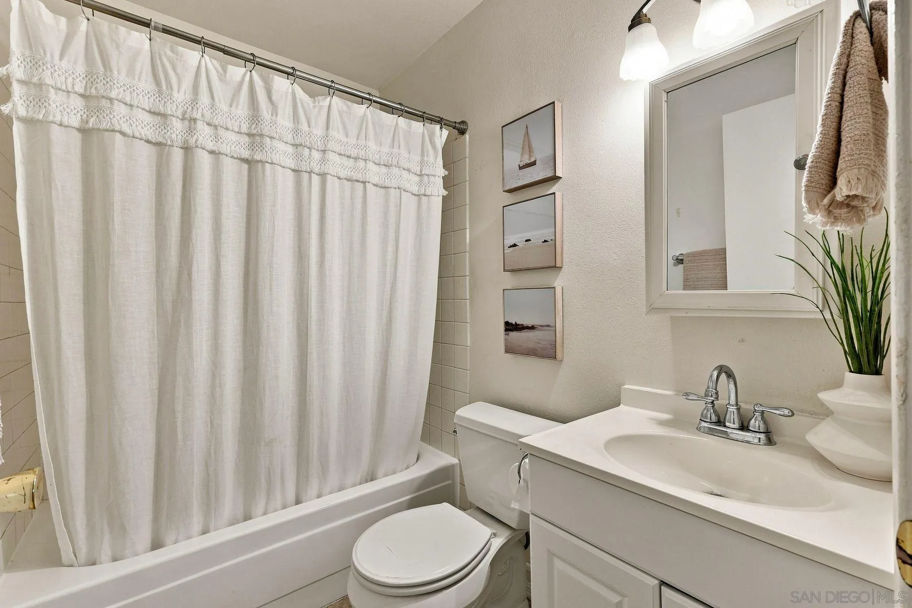 https://cdn.realtyfeed.com/cdn/127/260020834/5ffe83da709650f517ead5f477d65bf7.webp