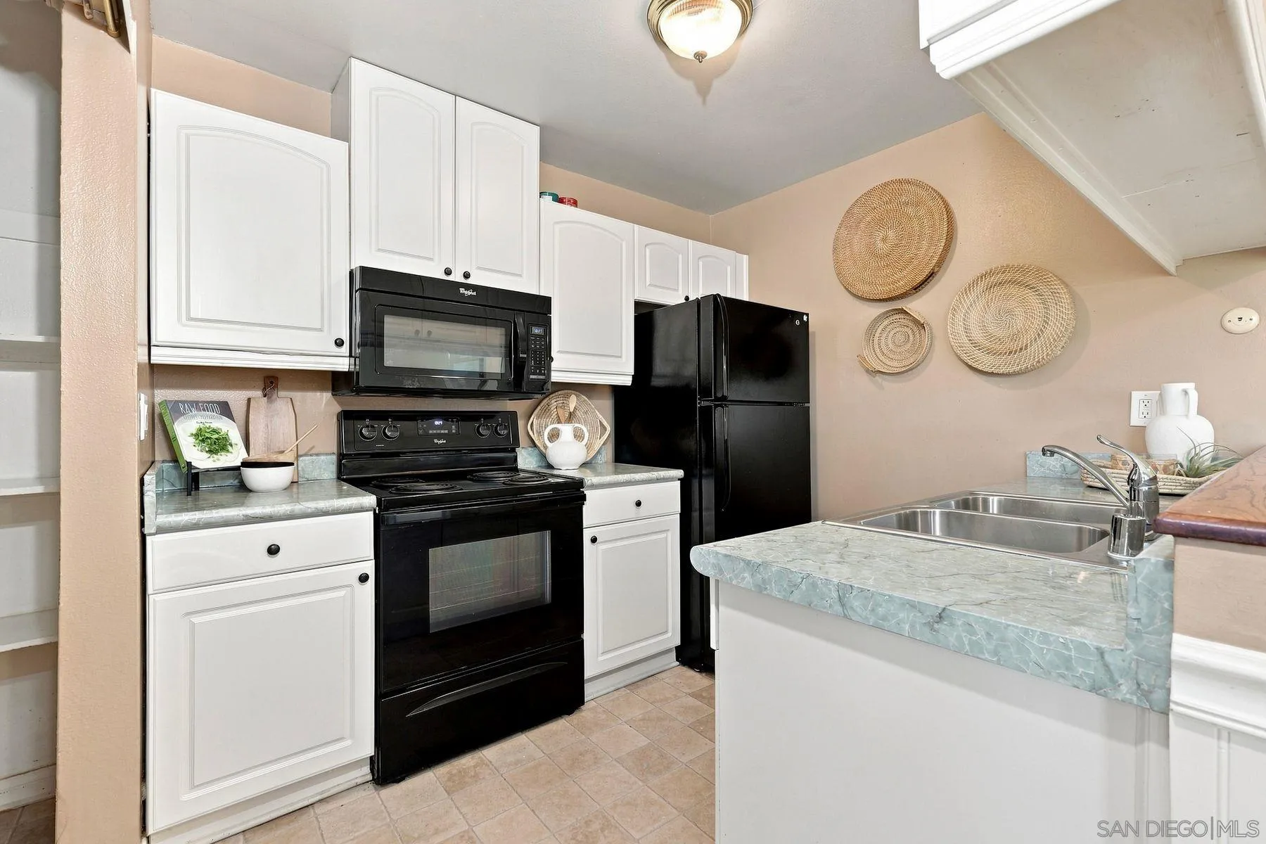 https://cdn.realtyfeed.com/cdn/127/260020834/a0a131c5328d3c176297859cf779f5e5.webp