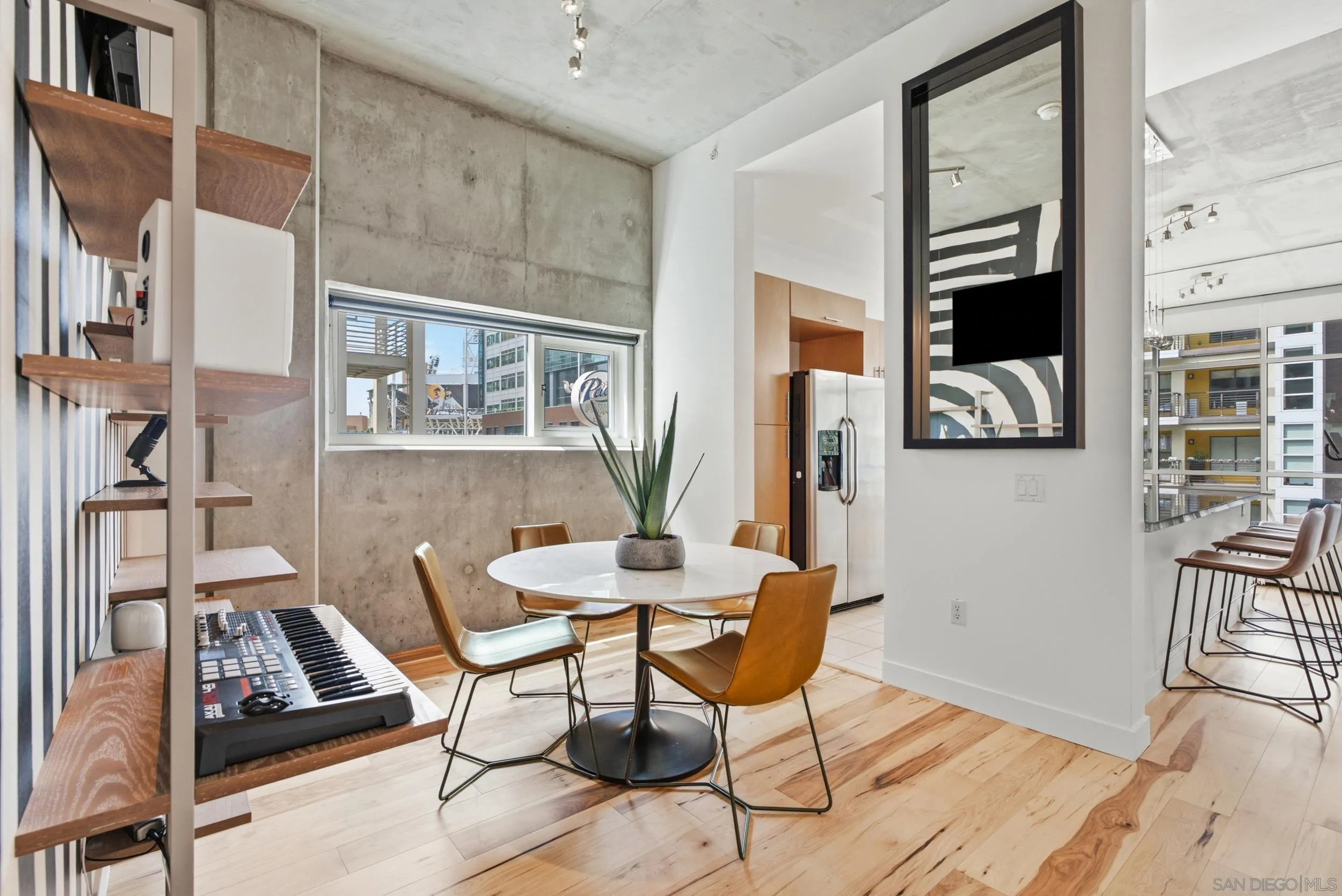 https://cdn.realtyfeed.com/cdn/127/260020835/6b7a26e9ccf1643ba436002023dc8c0e.webp